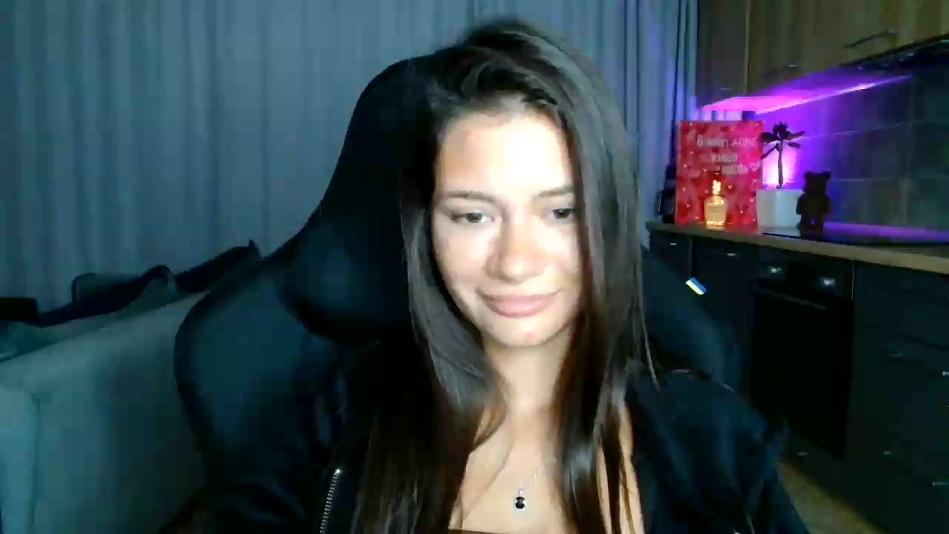 Gallery image thumbnail from FitXoxo's myfreecams stream on, 07/23/2026, 18:11 image 10 of 20