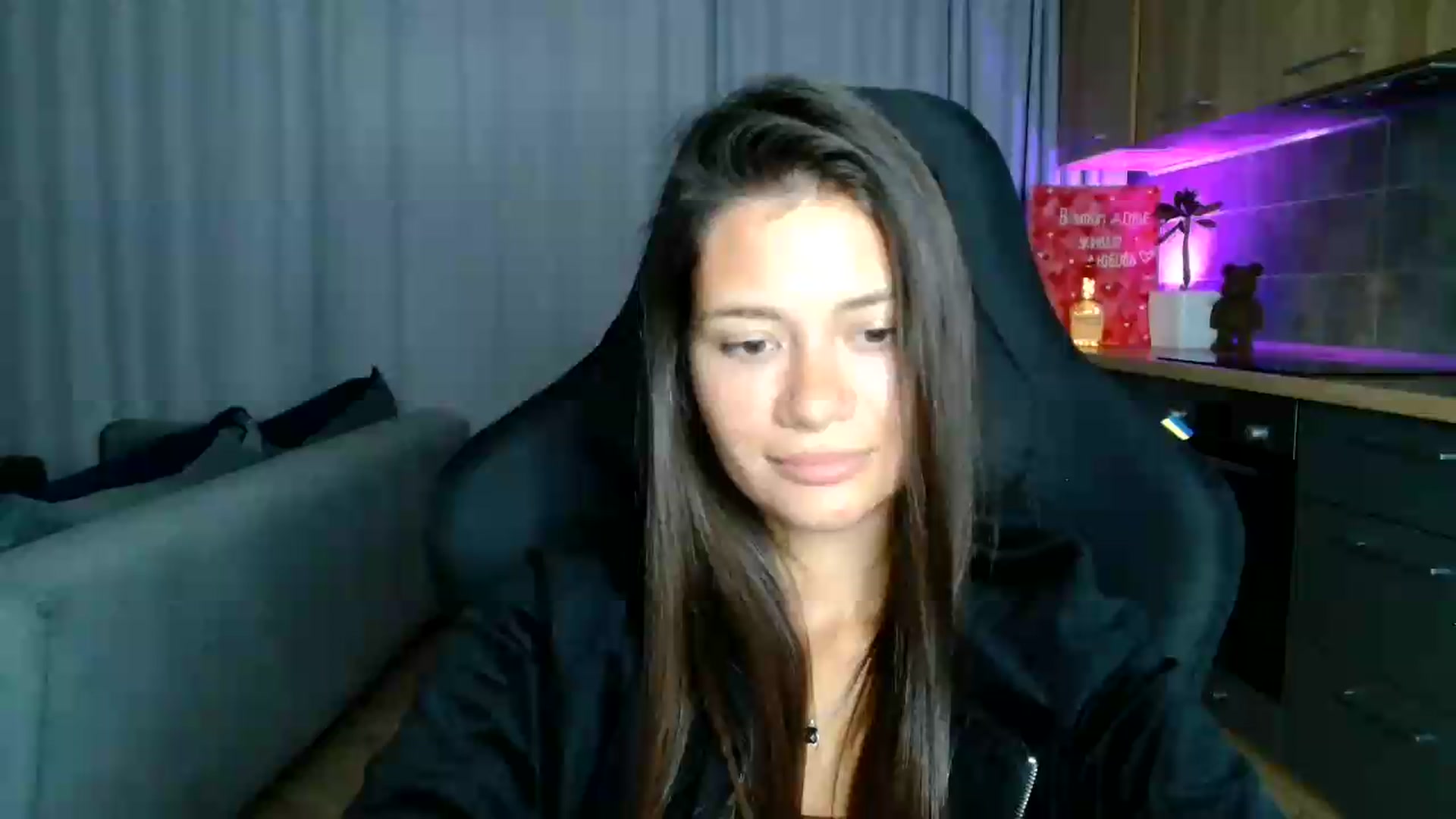 Gallery image thumbnail from FitXoxo's myfreecams stream on, 07/23/2026, 18:11 image 14 of 20