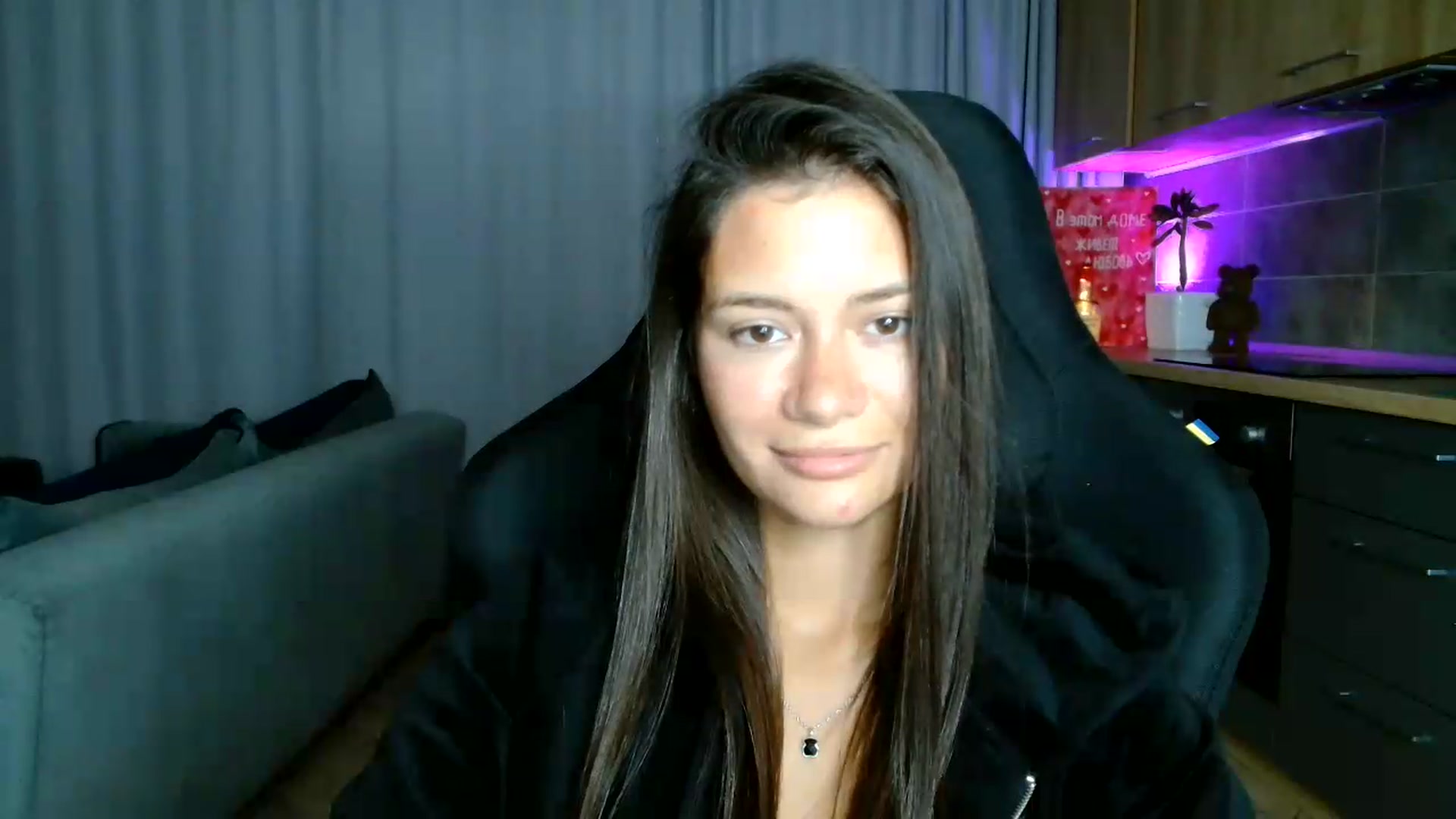 Gallery image thumbnail from FitXoxo's myfreecams stream on, 07/23/2026, 18:11 image 11 of 20