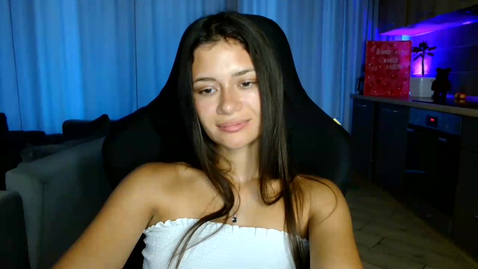 Gallery image thumbnail from FitXoxo's myfreecams stream on, 07/27/2026, 17:13 image 17 of 20