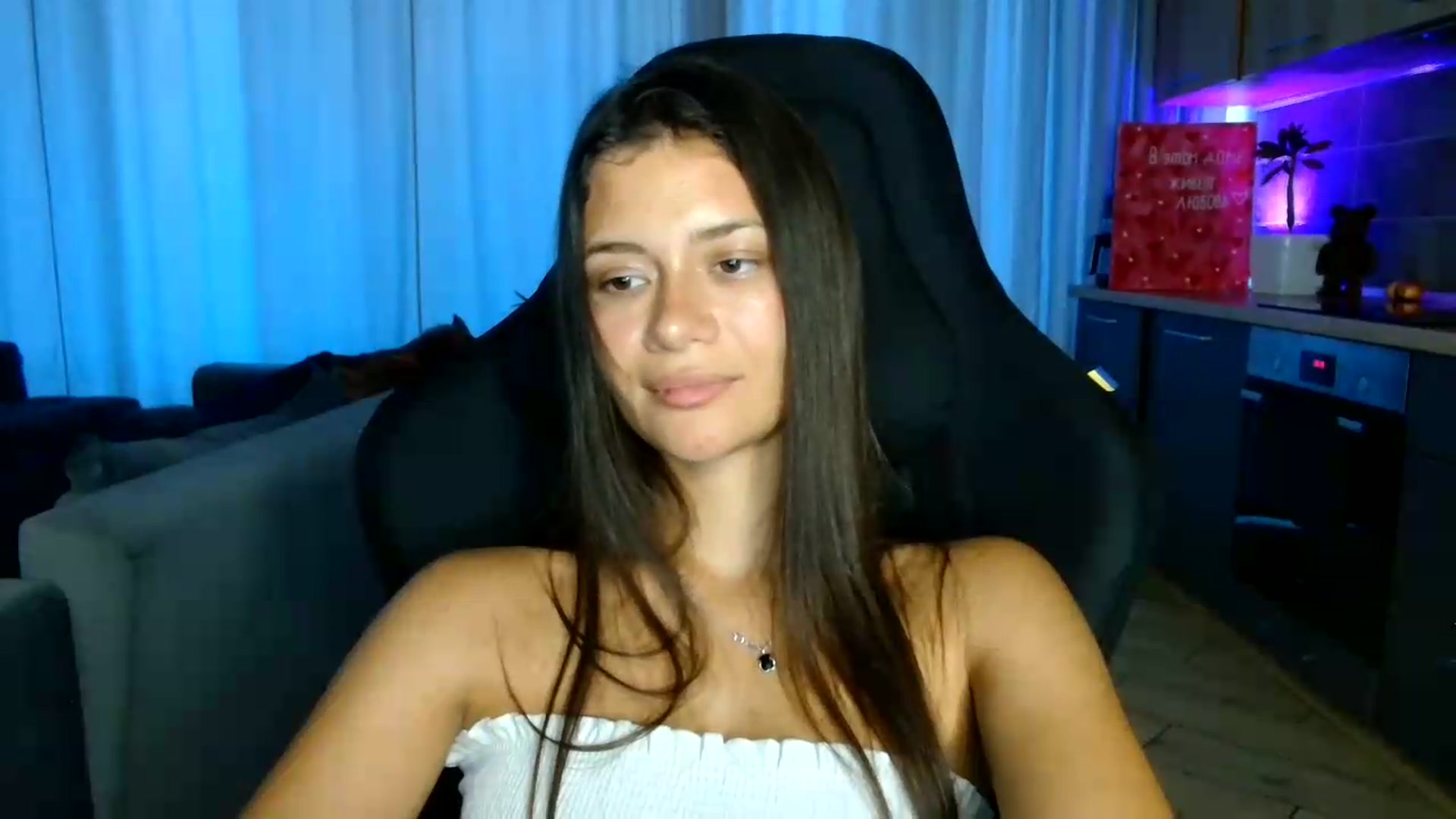 Gallery image thumbnail from FitXoxo's myfreecams stream on, 07/27/2026, 17:13 image 10 of 20