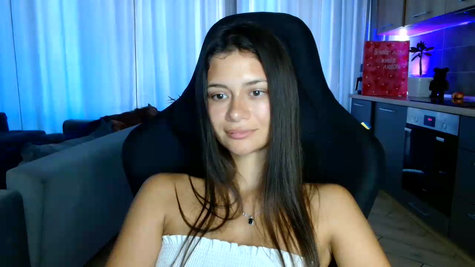Gallery image thumbnail from FitXoxo's myfreecams stream on, 07/27/2026, 17:13 image 8 of 20