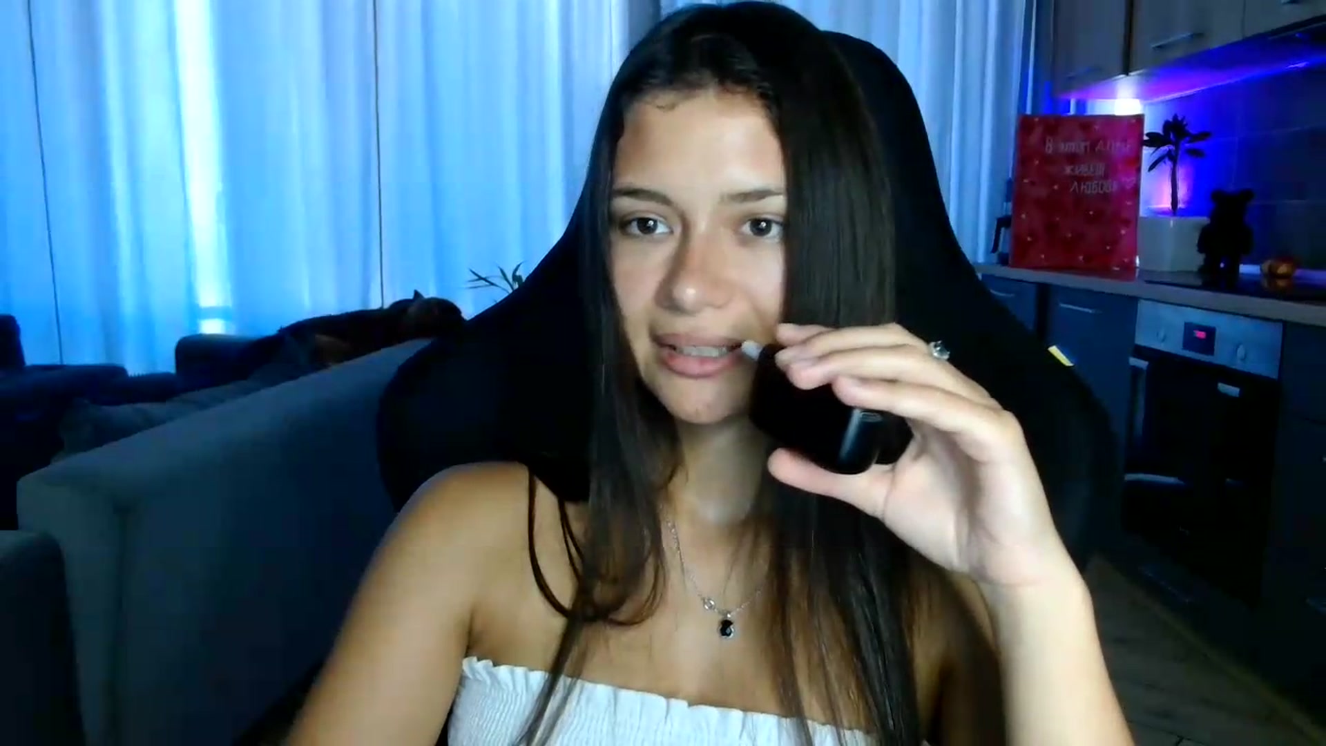 Gallery image thumbnail from FitXoxo's myfreecams stream on, 07/27/2026, 17:13 image 5 of 20