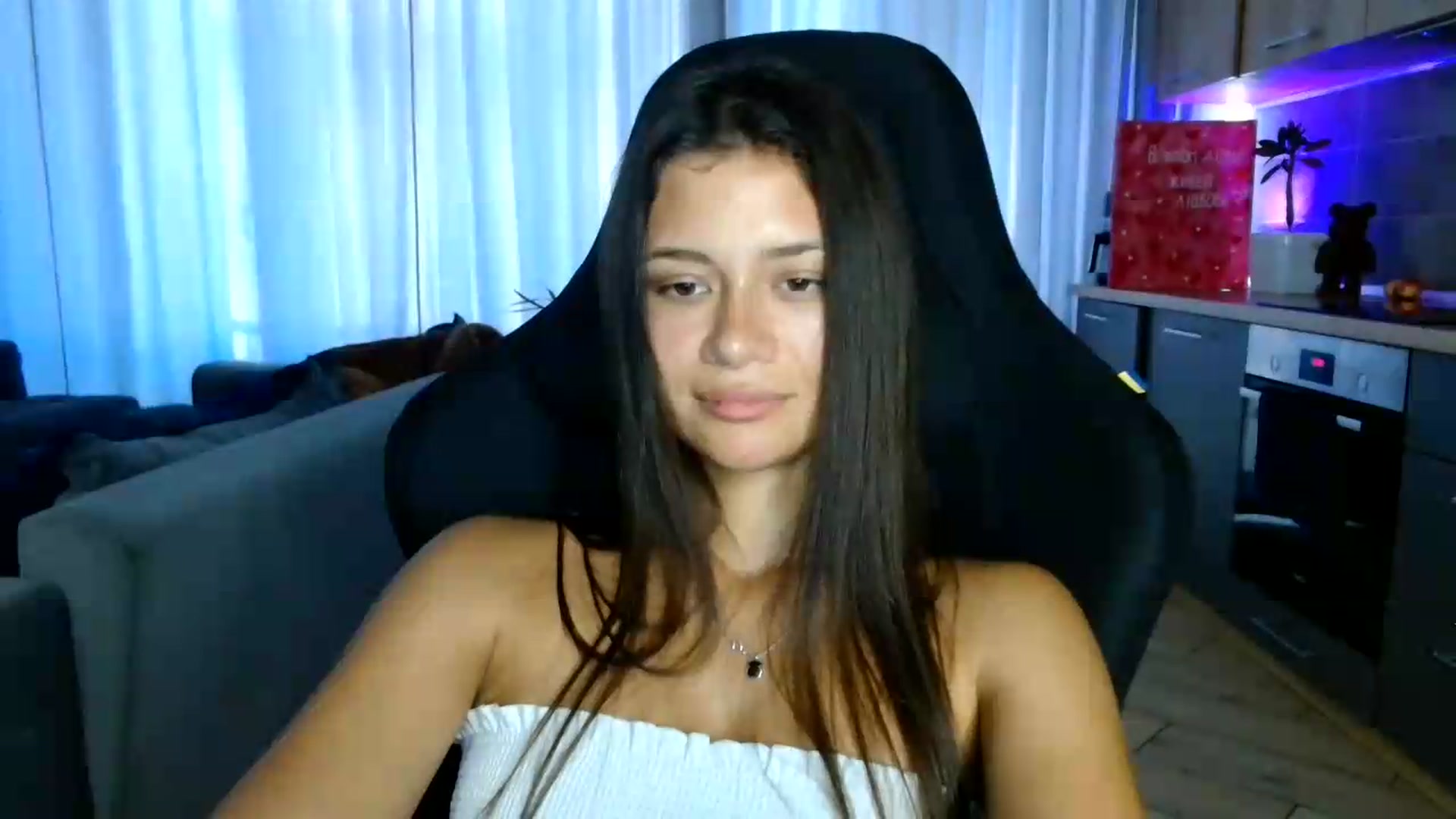 Gallery image thumbnail from FitXoxo's myfreecams stream on, 07/27/2026, 17:13 image 7 of 20