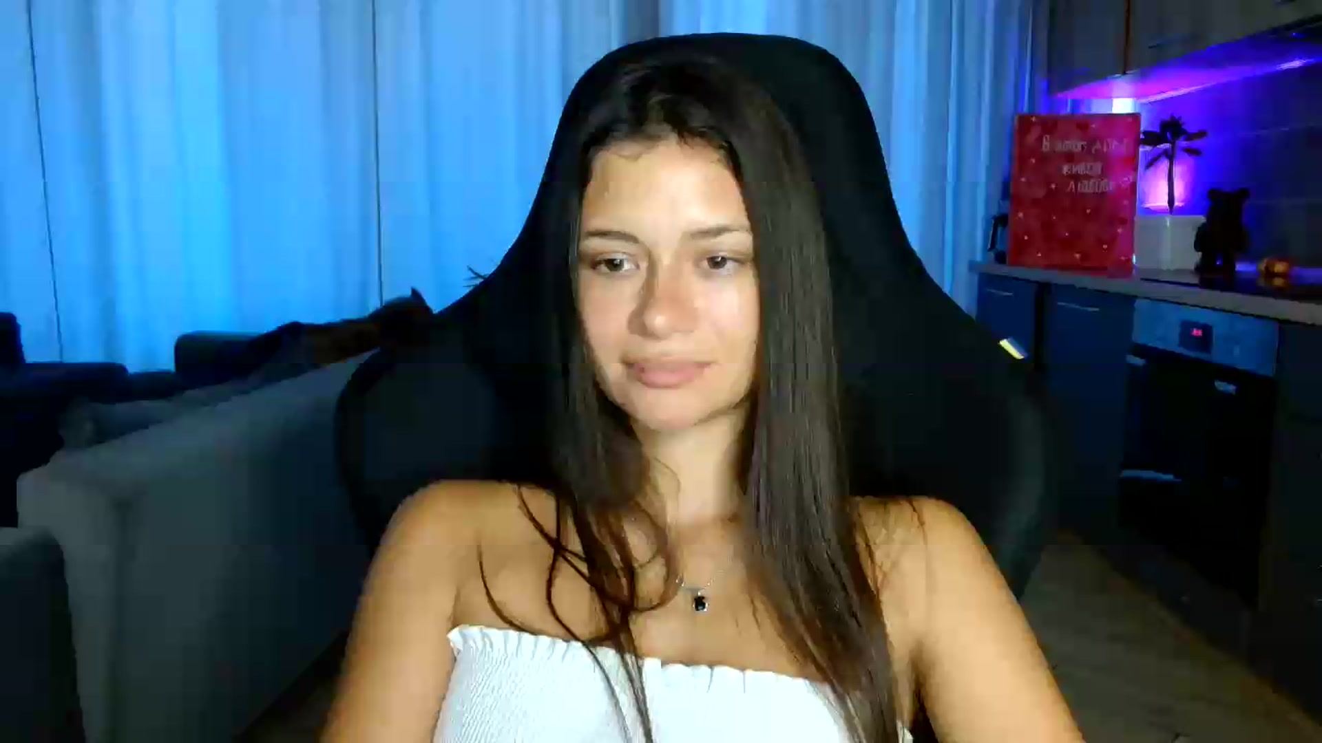 Gallery image thumbnail from FitXoxo's myfreecams stream on, 07/27/2026, 17:13 image 9 of 20