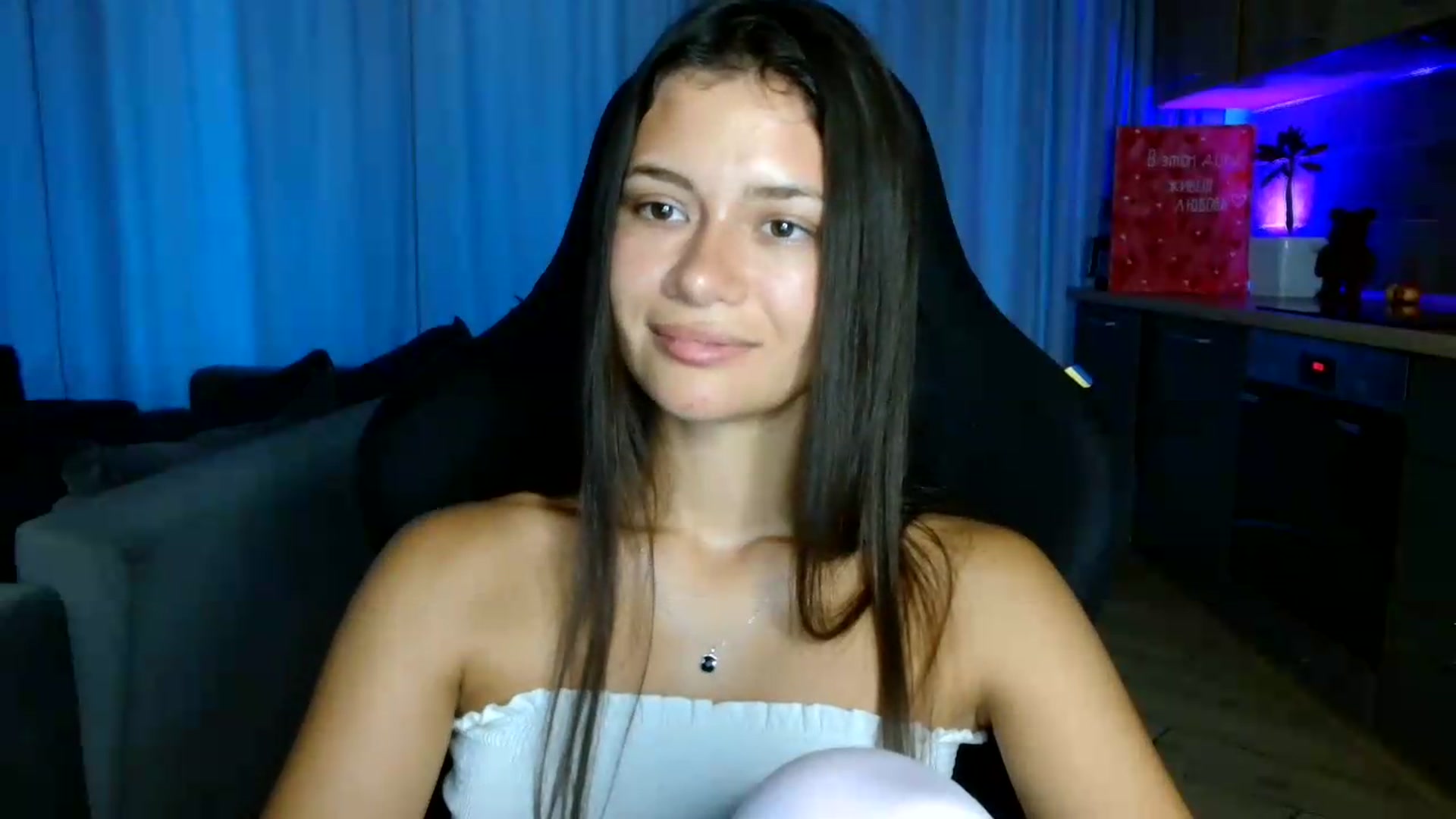 Gallery image thumbnail from FitXoxo's myfreecams stream on, 07/27/2026, 17:13 image 19 of 20
