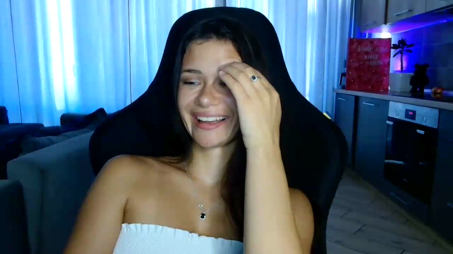 Gallery image thumbnail from FitXoxo's myfreecams stream on, 07/27/2026, 17:13 image 2 of 20