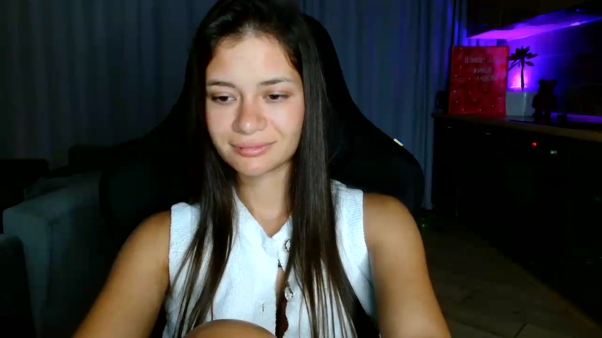 Gallery image thumbnail from FitXoxo's myfreecams stream on, 07/29/2026, 18:33 image 13 of 20