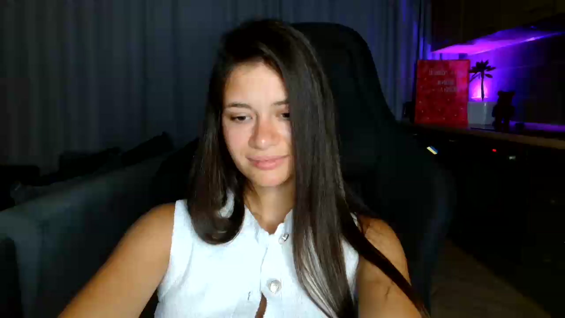 Gallery image thumbnail from FitXoxo's myfreecams stream on, 07/29/2026, 18:33 image 20 of 20