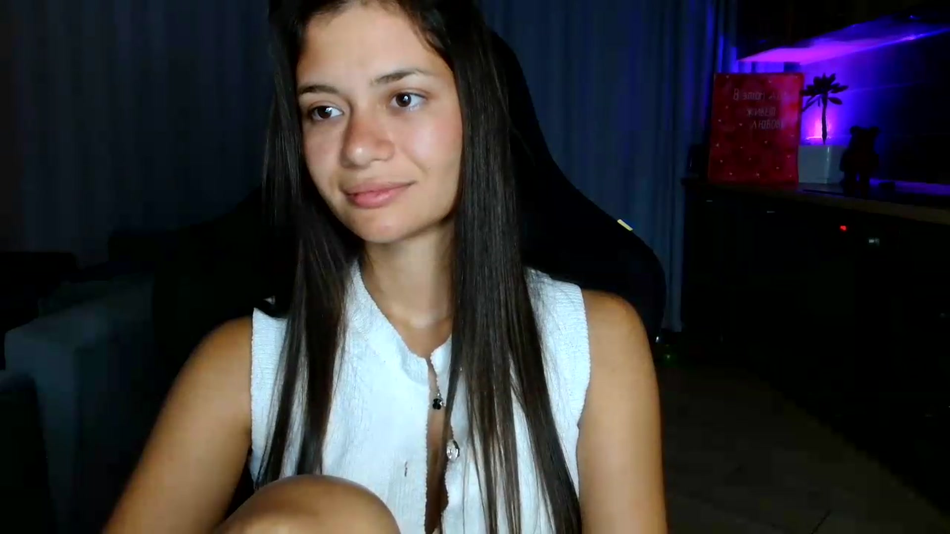 Gallery image thumbnail from FitXoxo's myfreecams stream on, 07/29/2026, 18:33 image 12 of 20