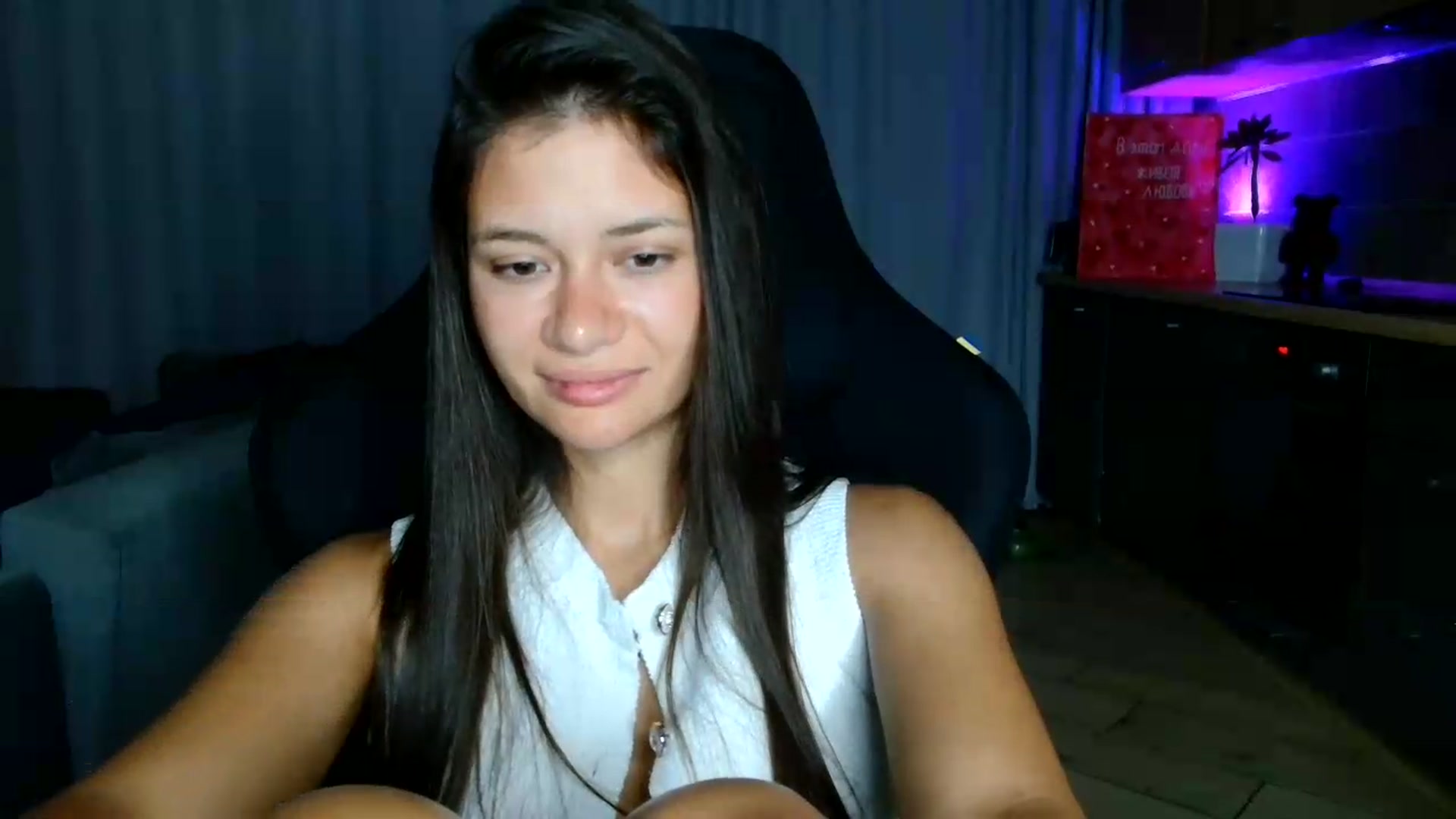 Gallery image thumbnail from FitXoxo's myfreecams stream on, 07/29/2026, 18:33 image 17 of 20