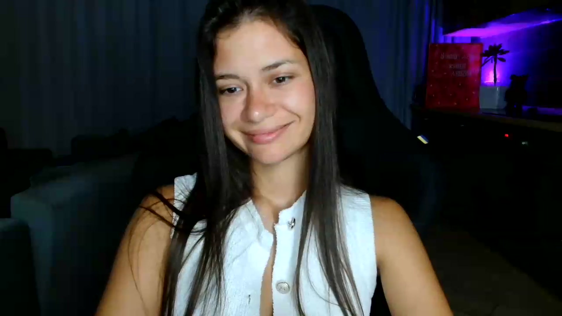 Gallery image thumbnail from FitXoxo's myfreecams stream on, 07/29/2026, 18:33 image 10 of 20