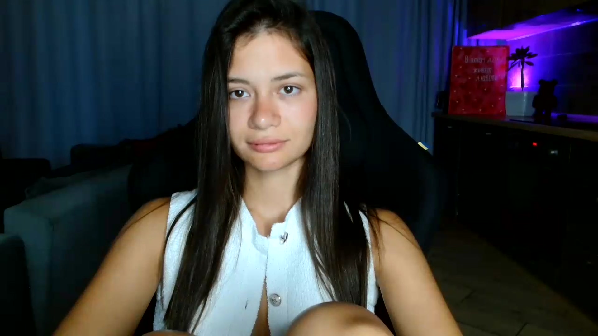 Gallery image thumbnail from FitXoxo's myfreecams stream on, 07/29/2026, 18:33 image 5 of 20