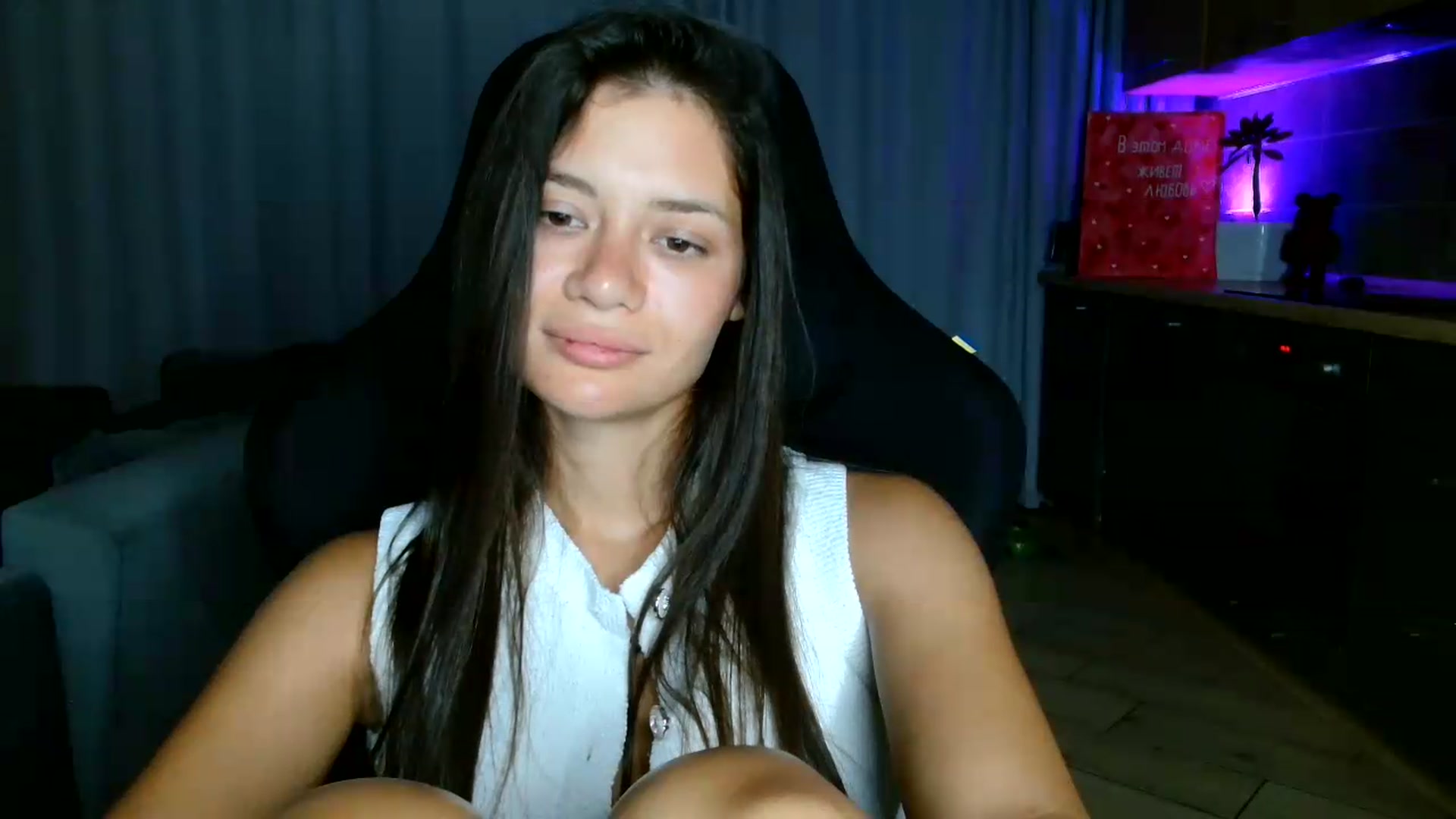 Gallery image thumbnail from FitXoxo's myfreecams stream on, 07/29/2026, 18:33 image 15 of 20