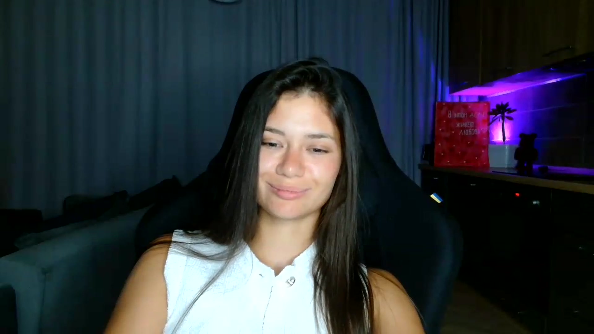 Gallery image thumbnail from FitXoxo's myfreecams stream on, 07/29/2026, 19:20 image 4 of 20