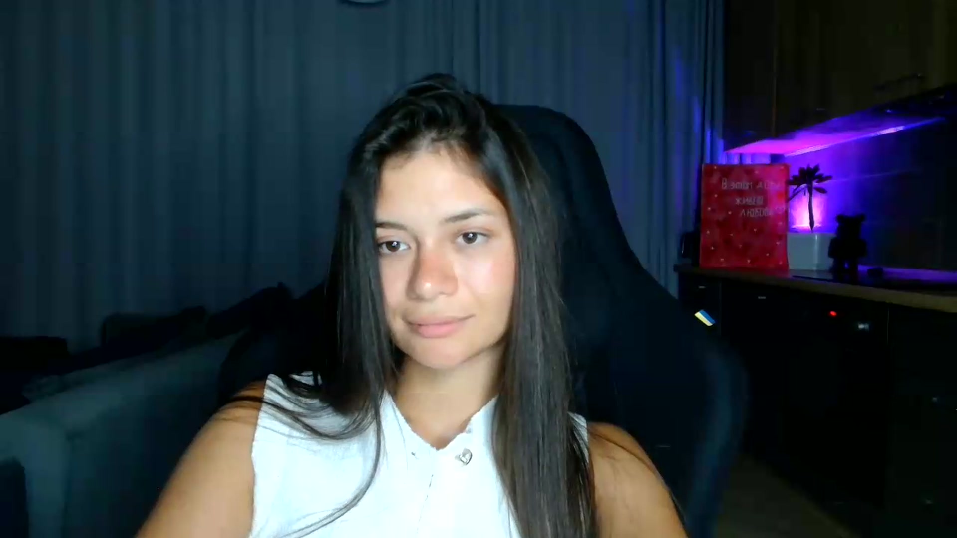 Gallery image thumbnail from FitXoxo's myfreecams stream on, 07/29/2026, 19:20 image 3 of 20