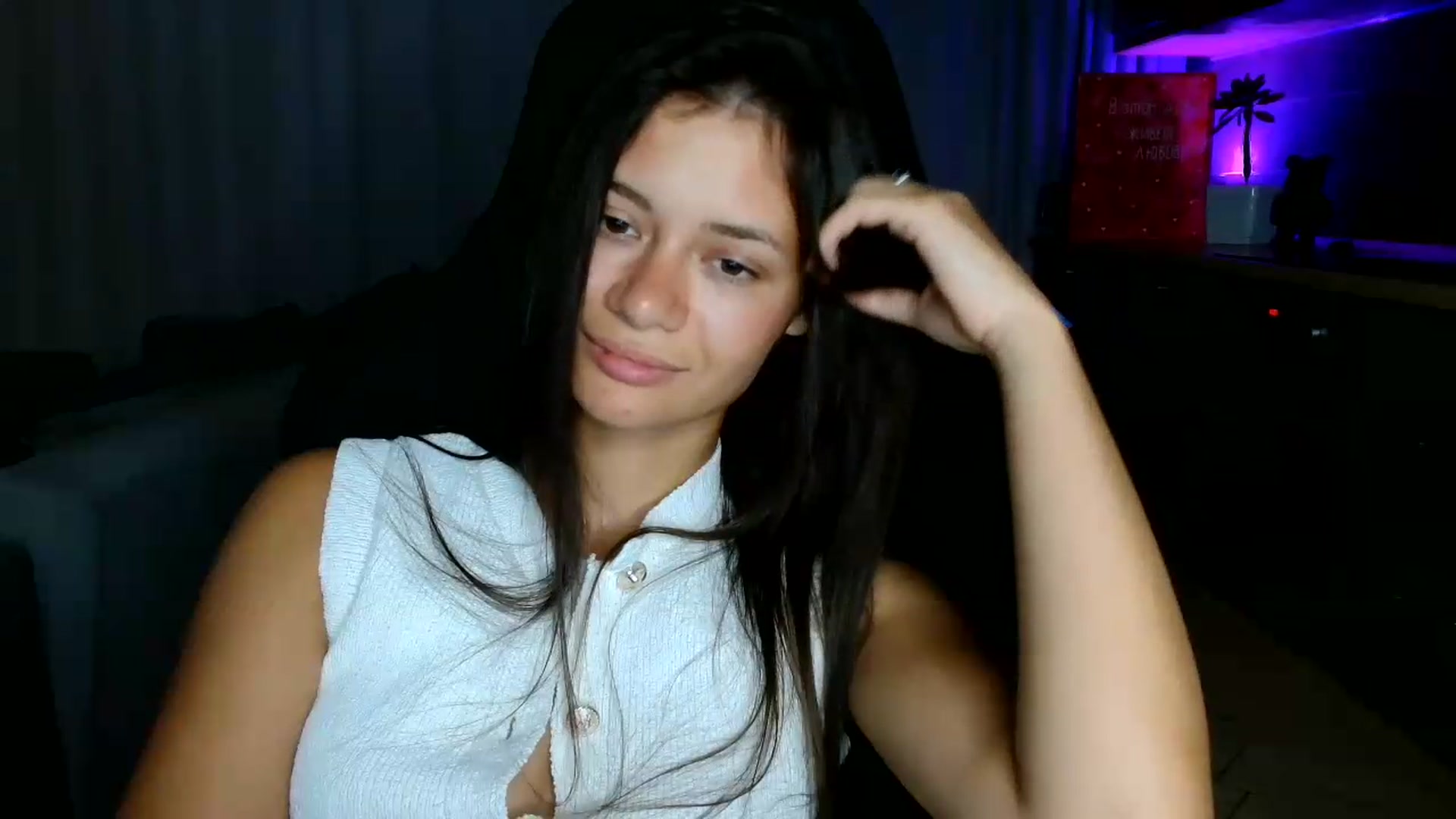 Gallery image thumbnail from FitXoxo's myfreecams stream on, 07/29/2026, 19:20 image 13 of 20