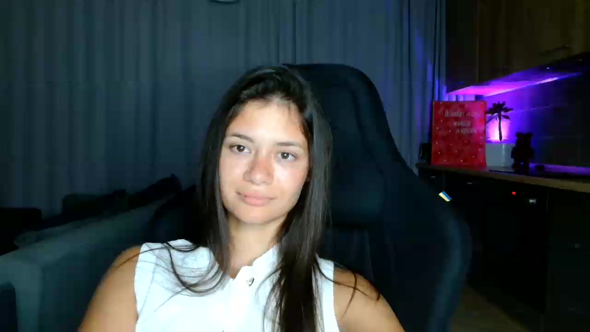 Gallery image thumbnail from FitXoxo's myfreecams stream on, 07/29/2026, 19:20 image 7 of 20