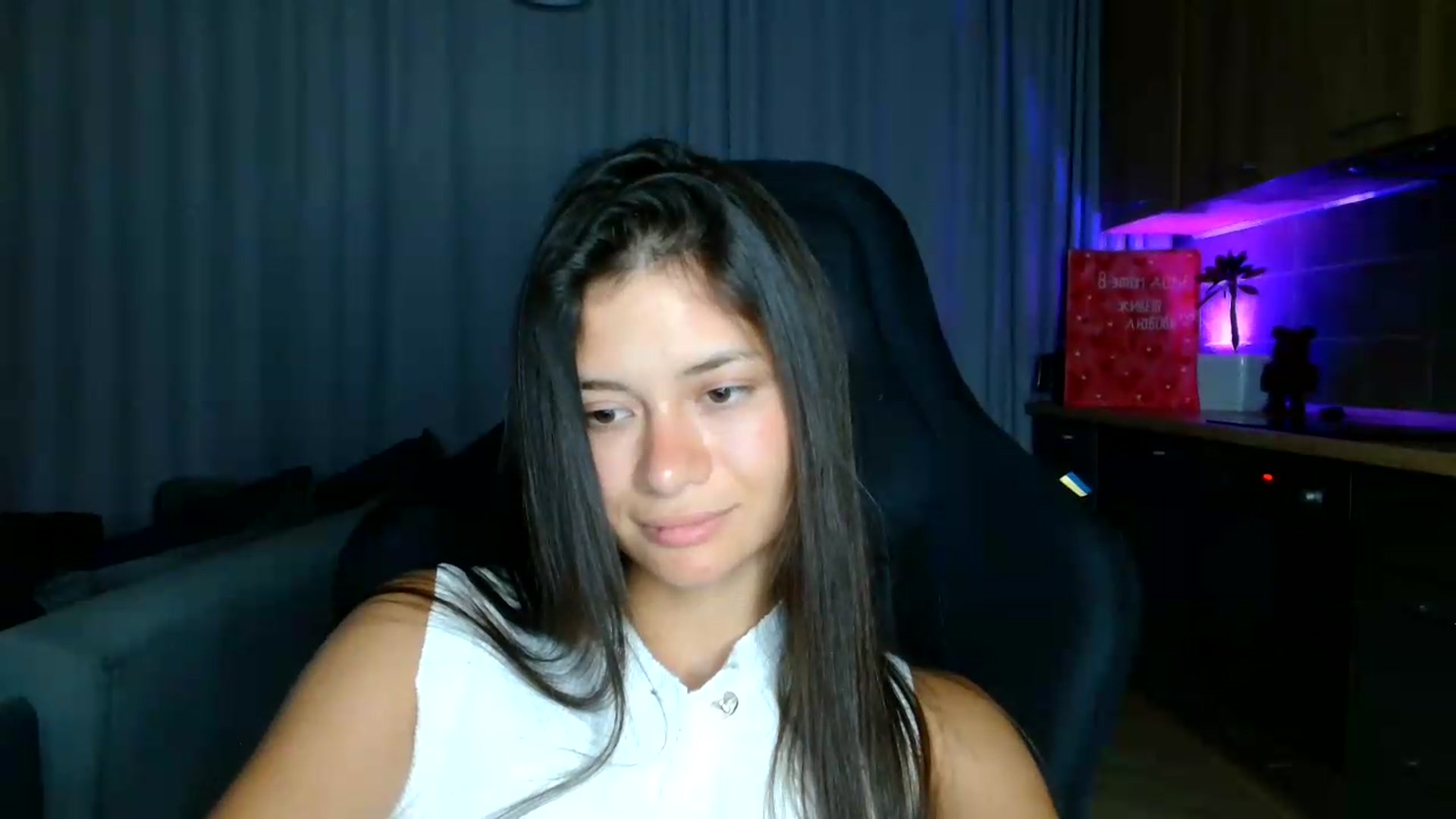 Gallery image thumbnail from FitXoxo's myfreecams stream on, 07/29/2026, 19:20 image 5 of 20