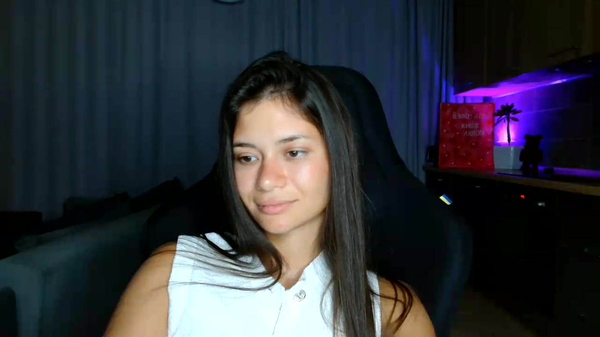 Gallery image thumbnail from FitXoxo's myfreecams stream on, 07/29/2026, 19:20 image 6 of 20