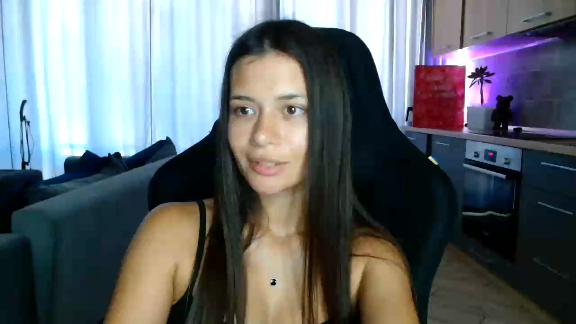 Gallery image thumbnail from FitXoxo's myfreecams stream on, 07/30/2026, 16:27 image 12 of 20