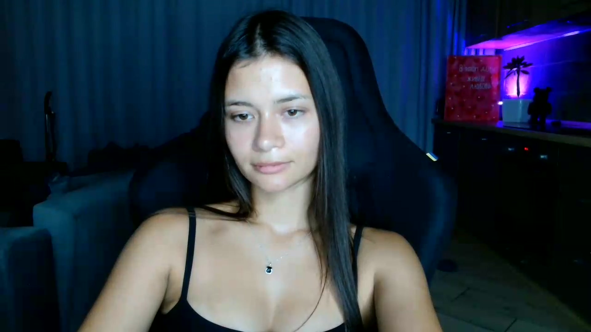 Gallery image thumbnail from FitXoxo's myfreecams stream on, 07/30/2026, 18:21 image 7 of 20