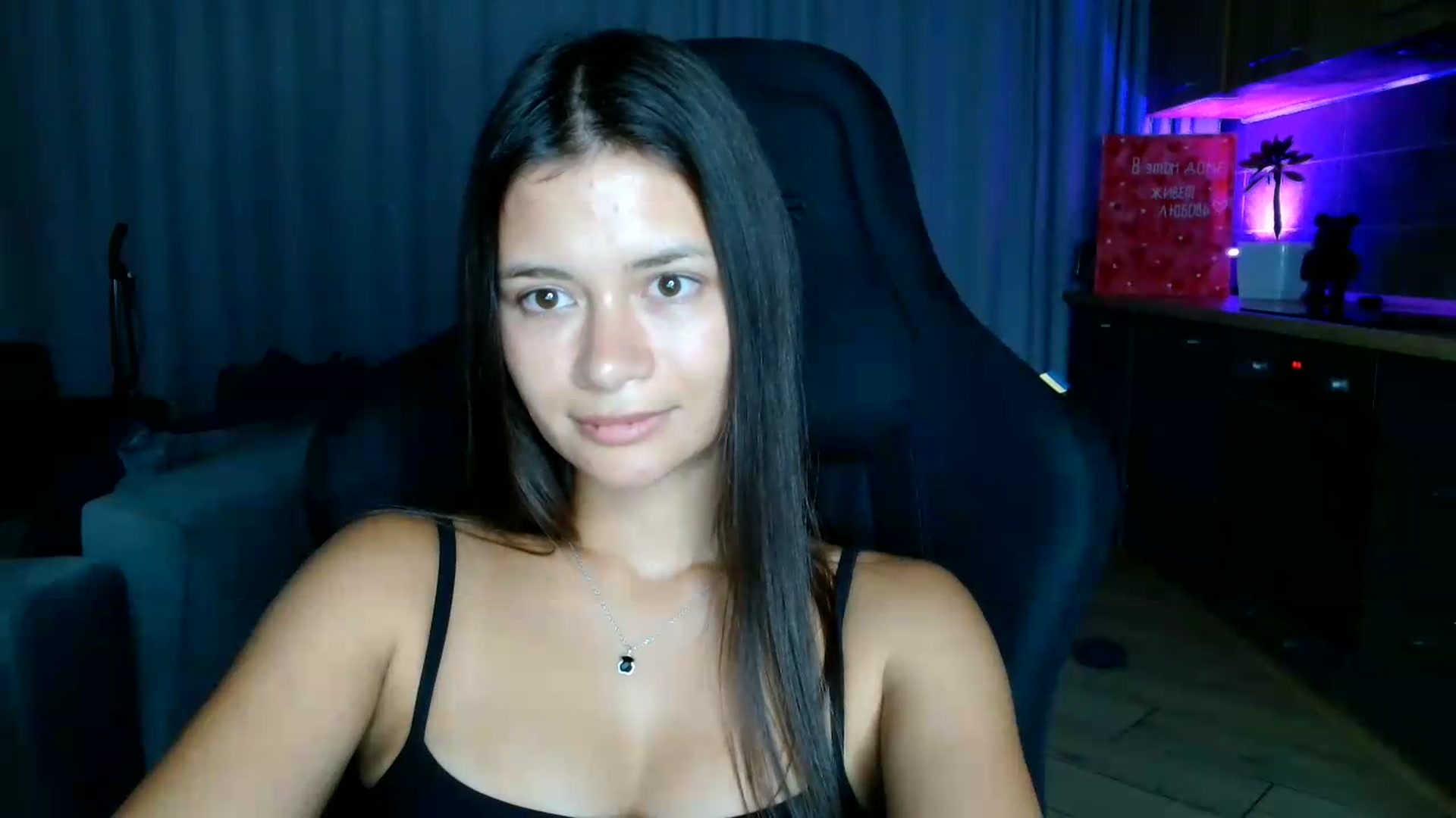 Gallery image thumbnail from FitXoxo's myfreecams stream on, 07/30/2026, 18:21 image 15 of 20