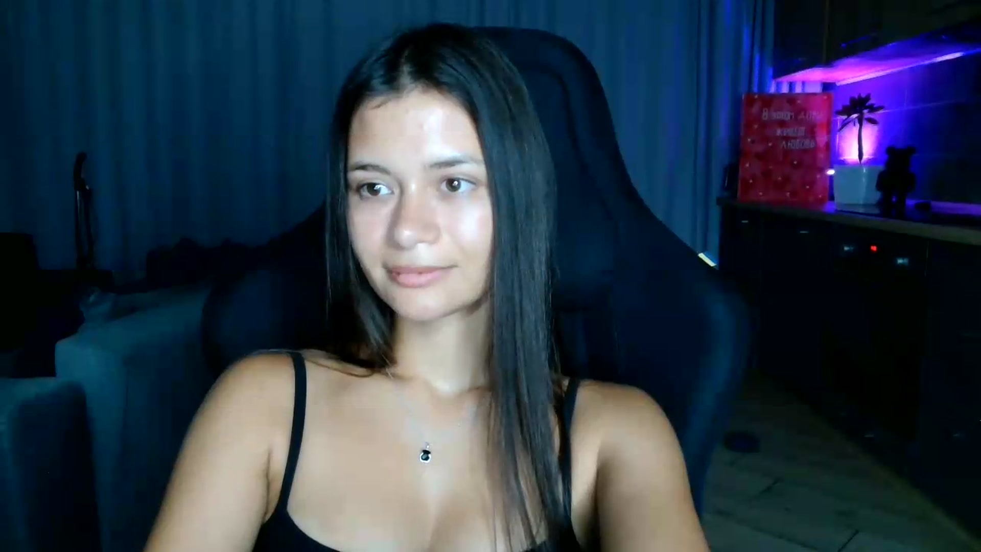 Gallery image thumbnail from FitXoxo's myfreecams stream on, 07/30/2026, 18:21 image 19 of 20