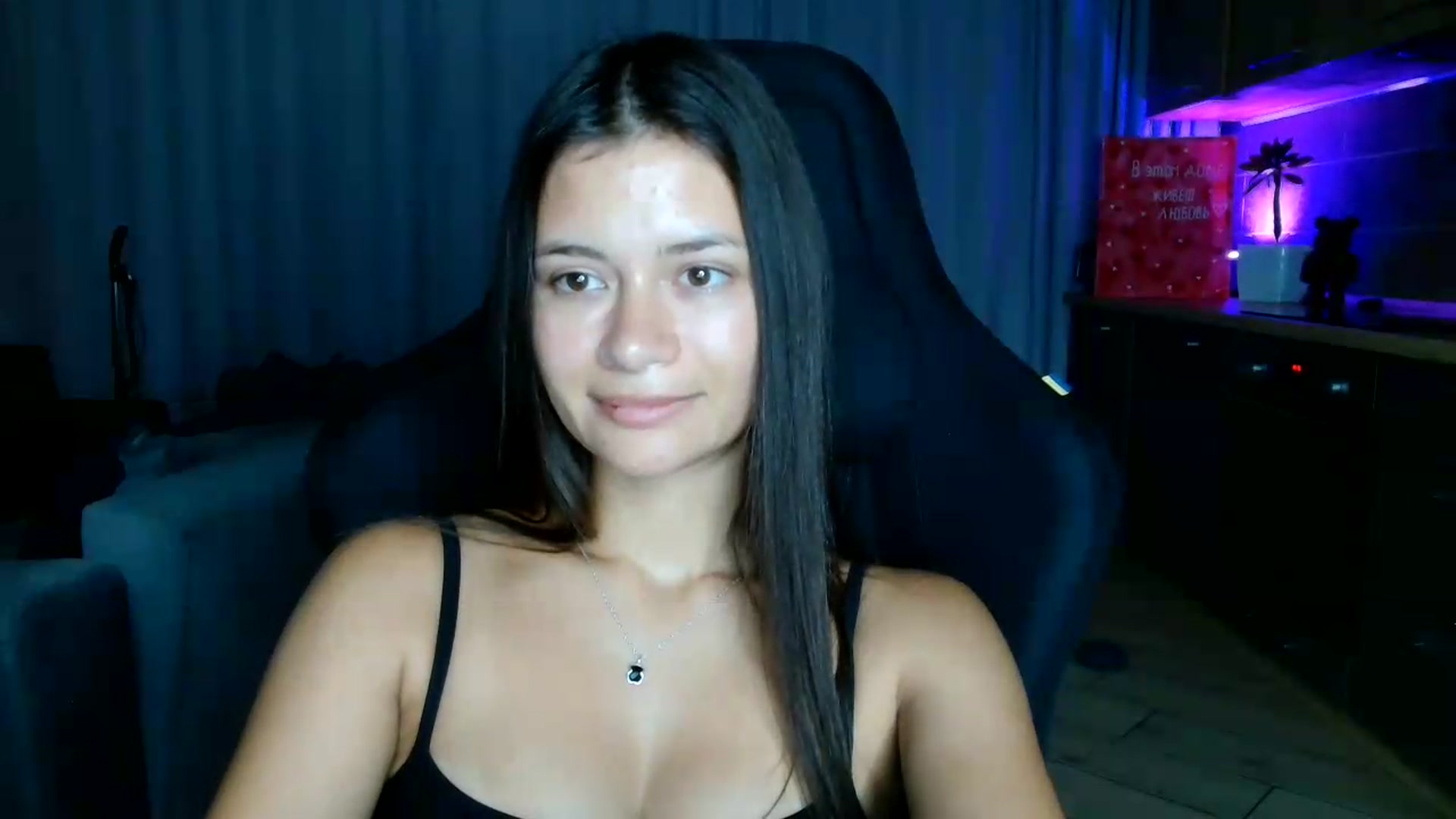 Gallery image thumbnail from FitXoxo's myfreecams stream on, 07/30/2026, 18:21 image 13 of 20