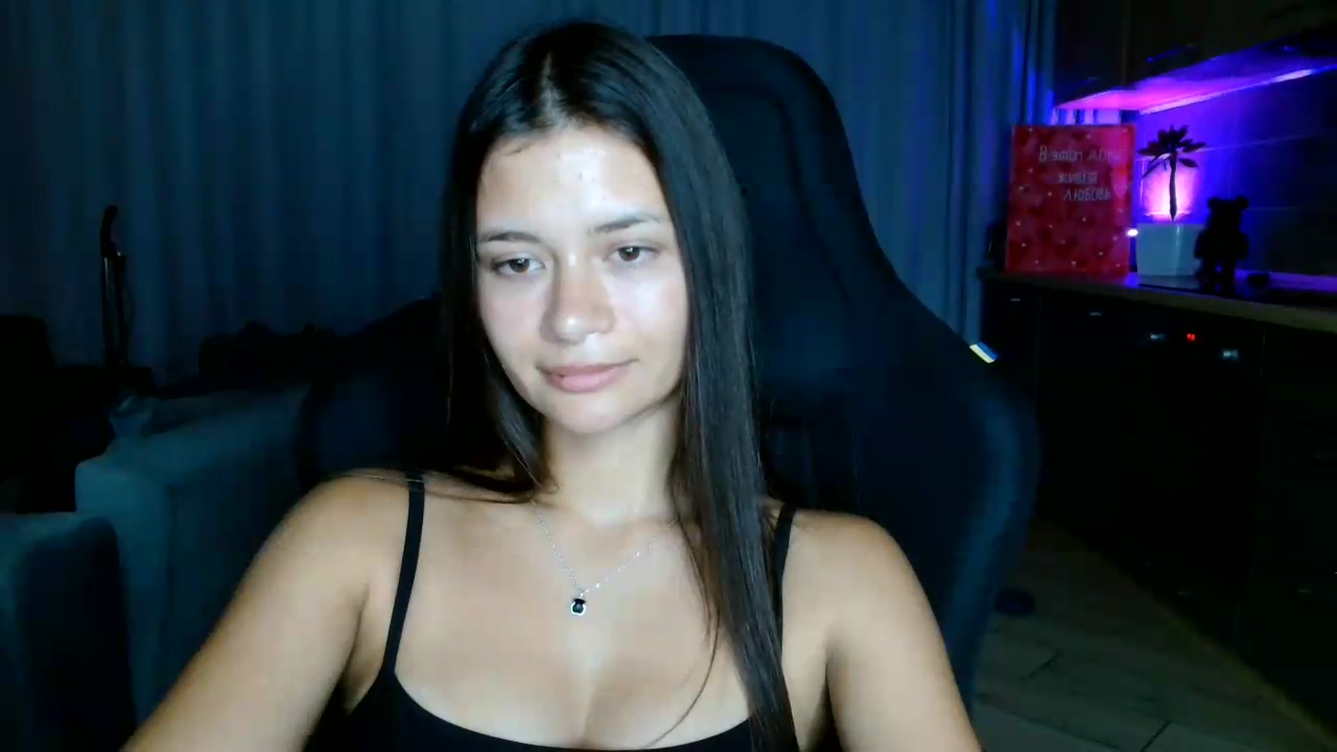 Gallery image thumbnail from FitXoxo's myfreecams stream on, 07/30/2026, 18:21 image 9 of 20