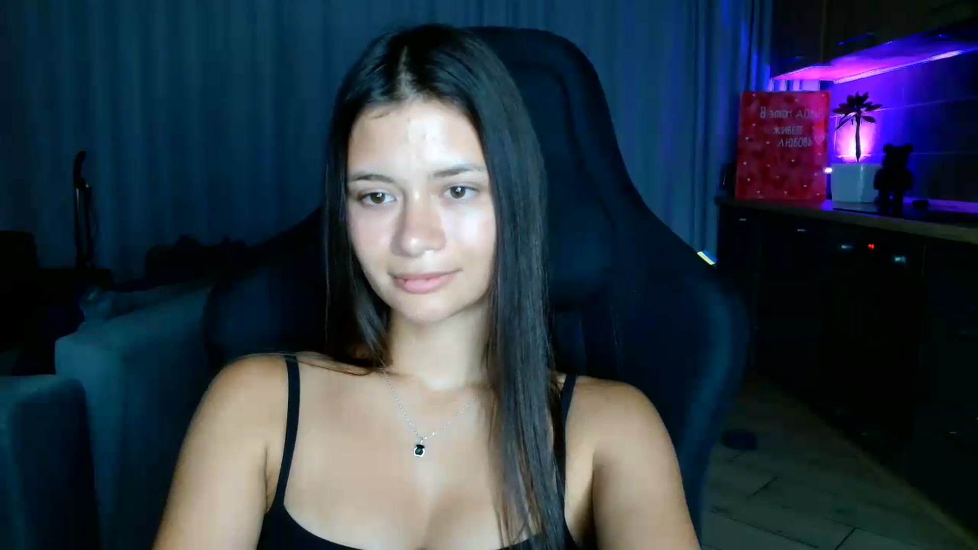 Gallery image thumbnail from FitXoxo's myfreecams stream on, 07/30/2026, 18:21 image 16 of 20