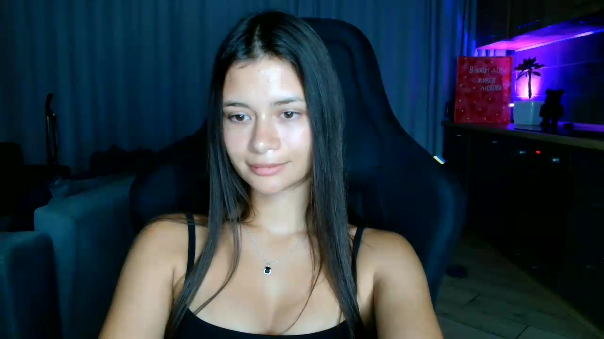 Gallery image thumbnail from FitXoxo's myfreecams stream on, 07/30/2026, 18:21 image 5 of 20