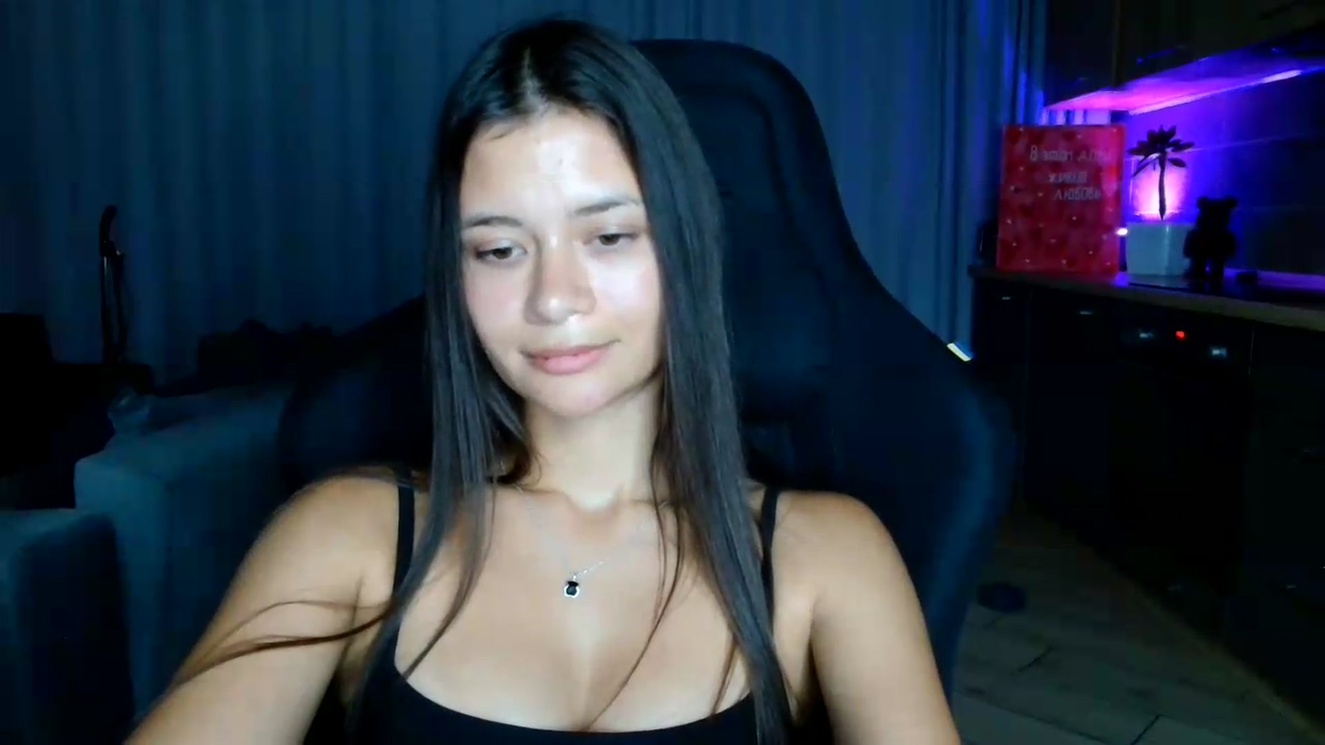Gallery image thumbnail from FitXoxo's myfreecams stream on, 07/30/2026, 18:21 image 4 of 20