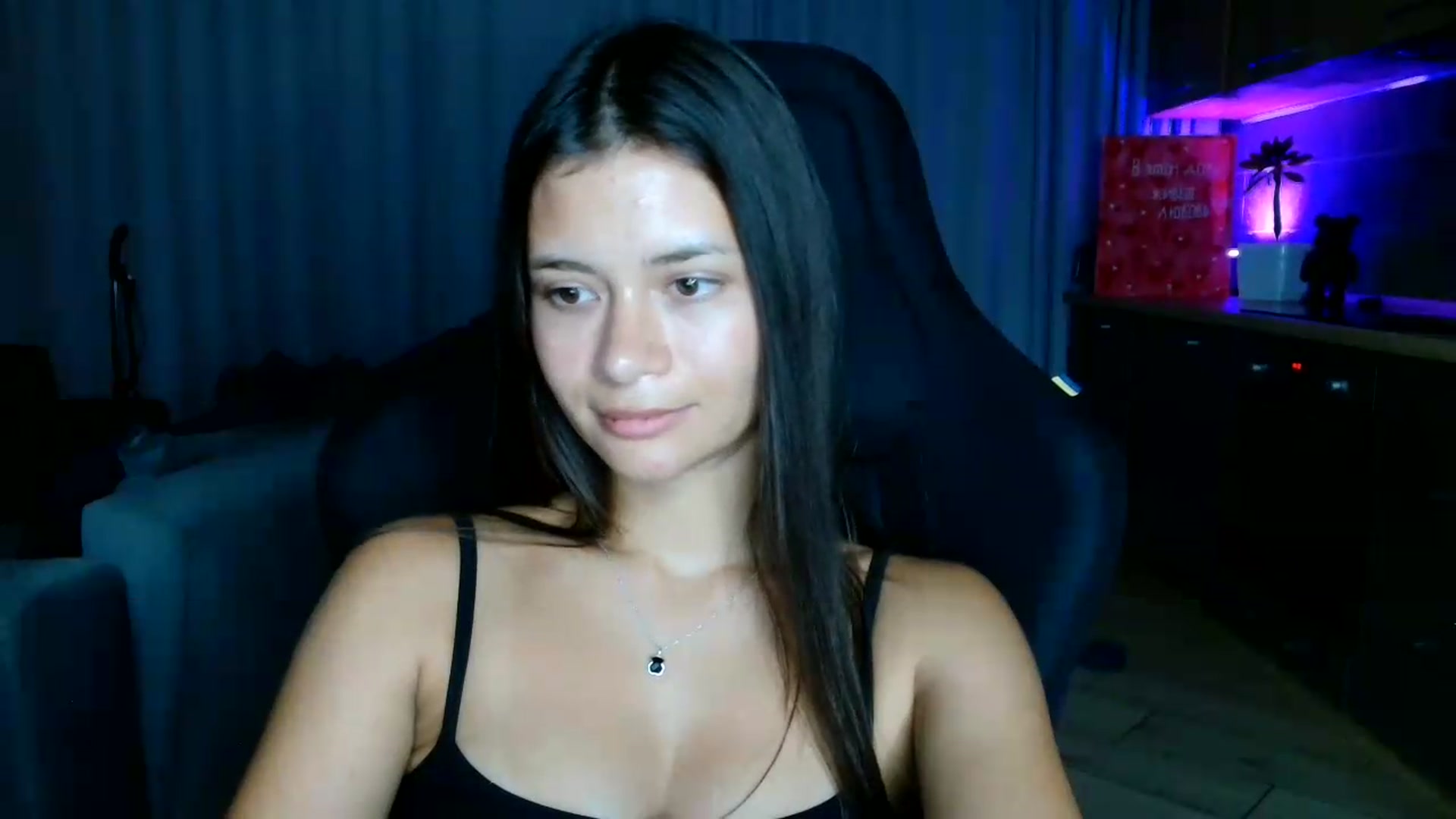 Gallery image thumbnail from FitXoxo's myfreecams stream on, 07/30/2026, 18:21 image 8 of 20