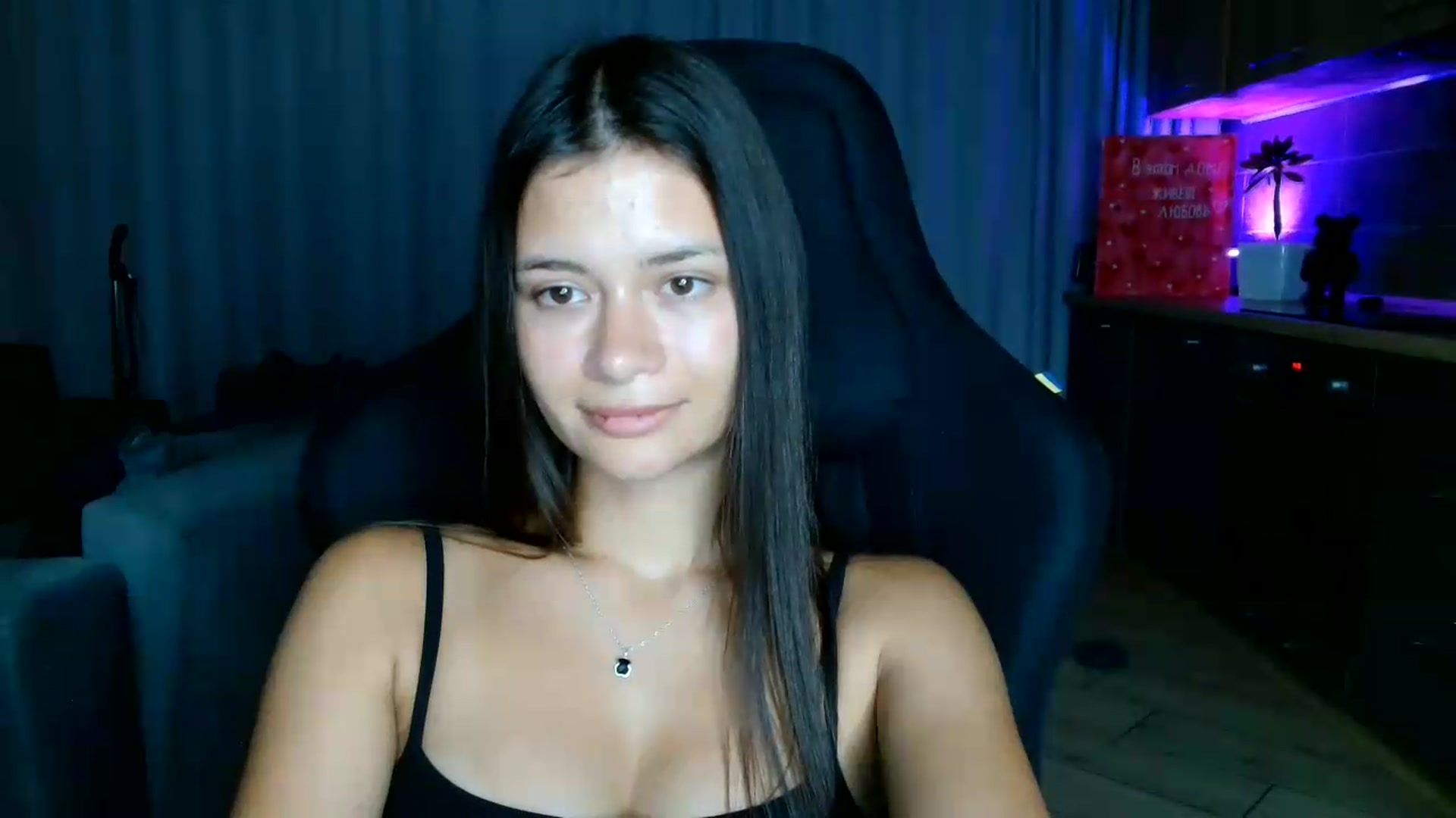 Gallery image thumbnail from FitXoxo's myfreecams stream on, 07/30/2026, 18:21 image 18 of 20