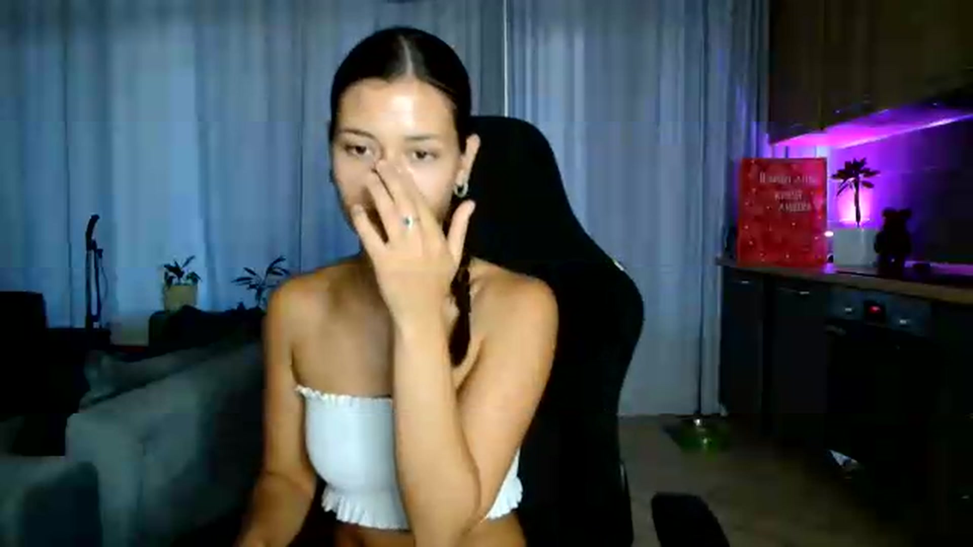 Gallery image thumbnail from FitXoxo's myfreecams stream on, 07/31/2026, 17:28 image 17 of 20