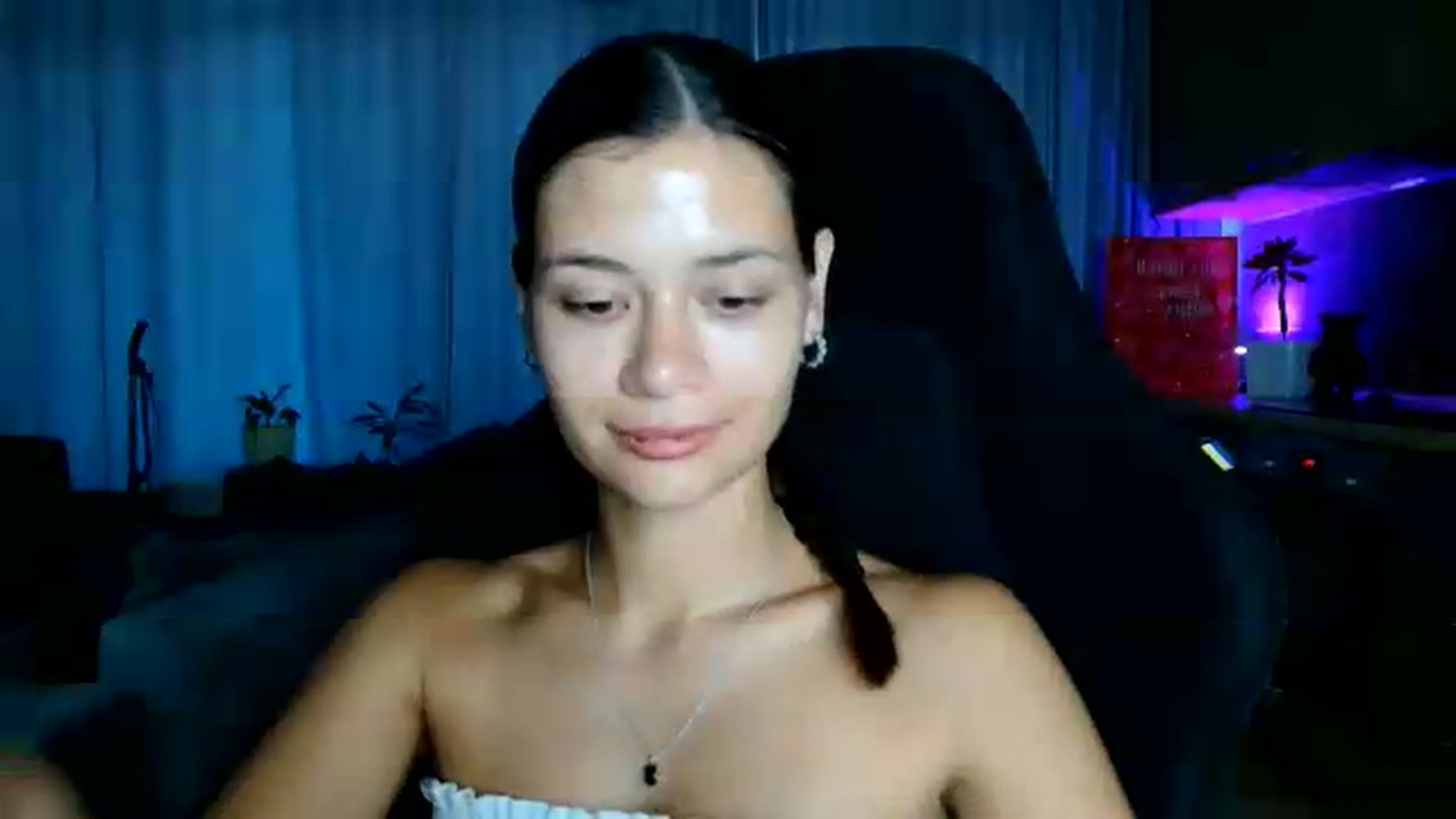 Gallery image thumbnail from FitXoxo's myfreecams stream on, 07/31/2026, 17:28 image 18 of 20