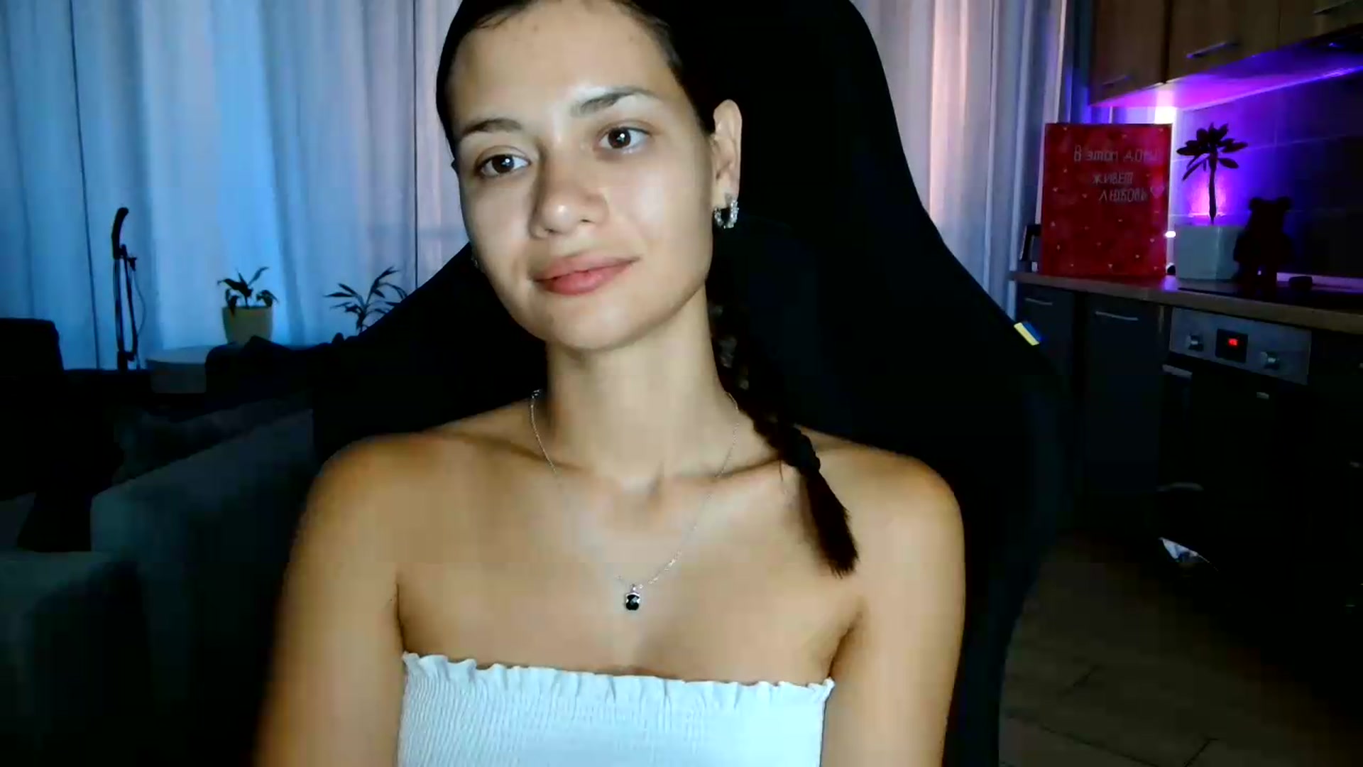 Gallery image thumbnail from FitXoxo's myfreecams stream on, 07/31/2026, 17:28 image 9 of 20