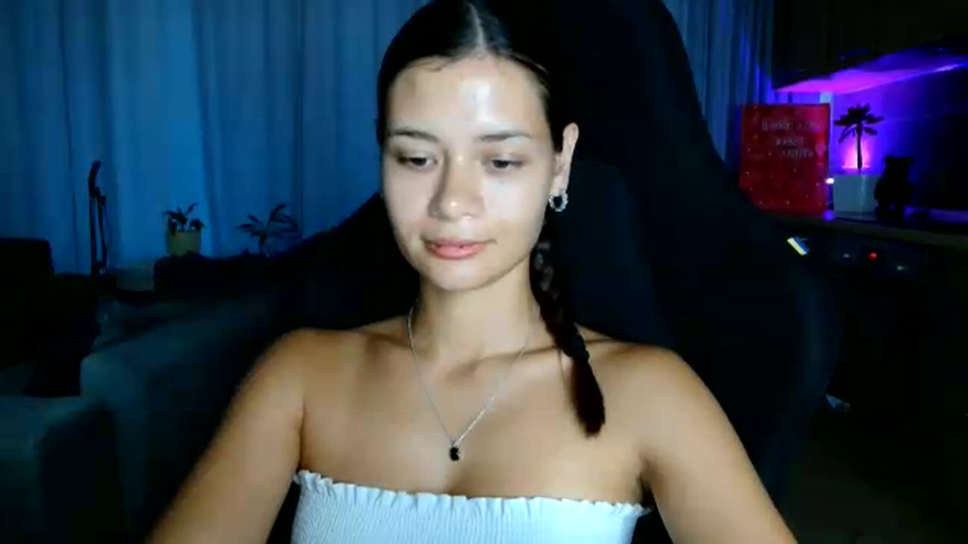 Gallery image thumbnail from FitXoxo's myfreecams stream on, 07/31/2026, 17:28 image 19 of 20