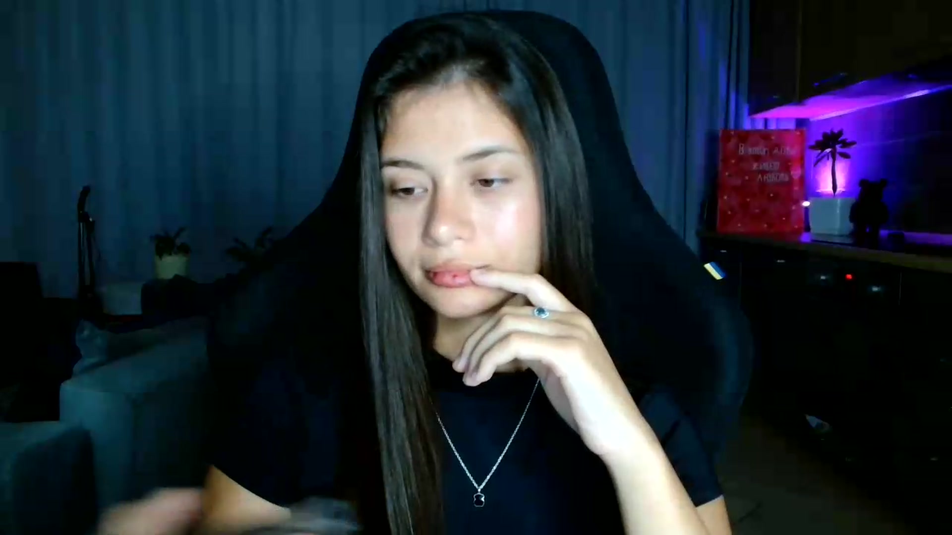 Gallery image thumbnail from FitXoxo's myfreecams stream on, 07/31/2026, 18:35 image 2 of 20