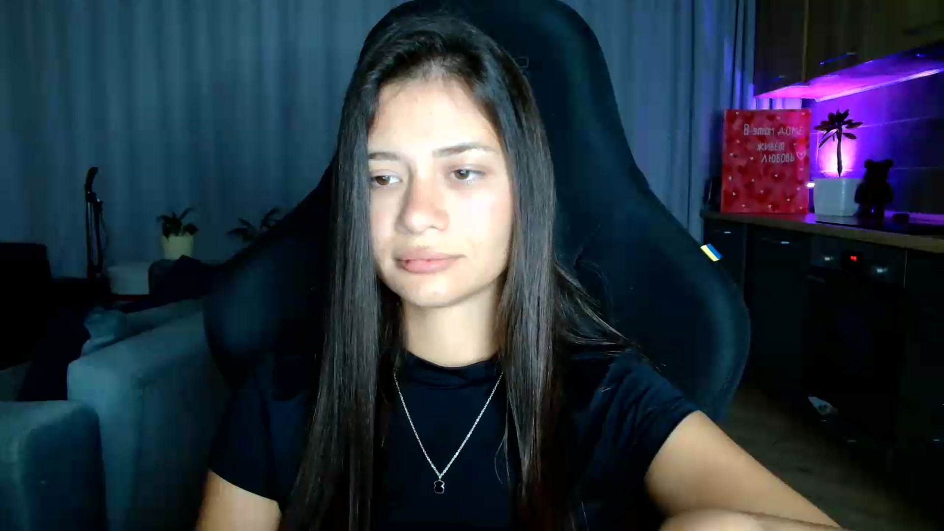 Gallery image thumbnail from FitXoxo's myfreecams stream on, 07/31/2026, 18:35 image 9 of 20