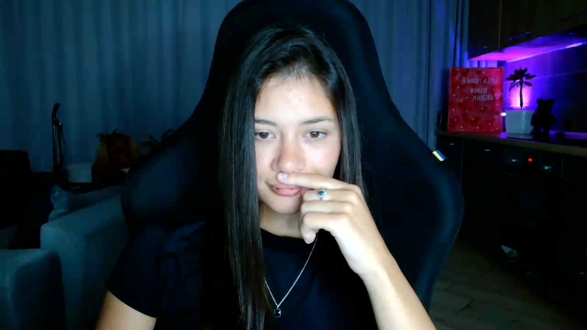 Gallery image thumbnail from FitXoxo's myfreecams stream on, 07/31/2026, 18:35 image 4 of 20