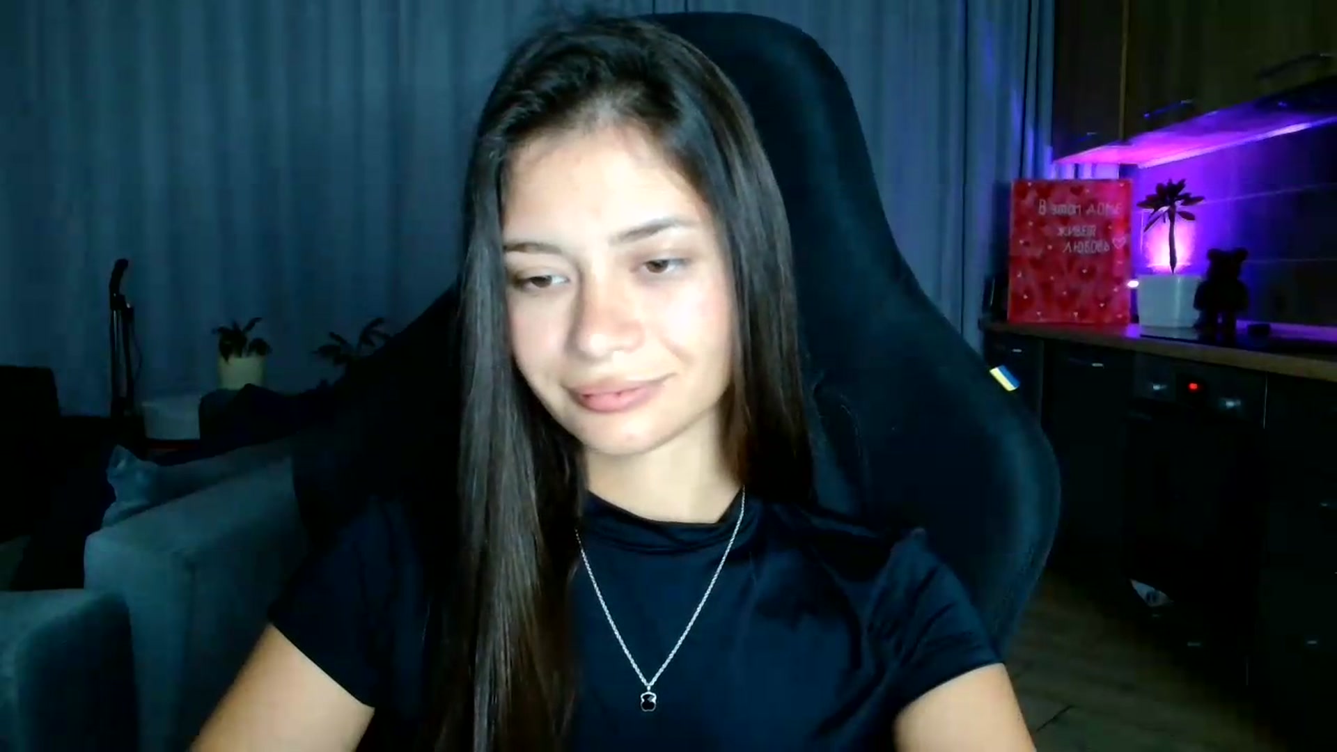 Gallery image thumbnail from FitXoxo's myfreecams stream on, 07/31/2026, 18:35 image 3 of 20