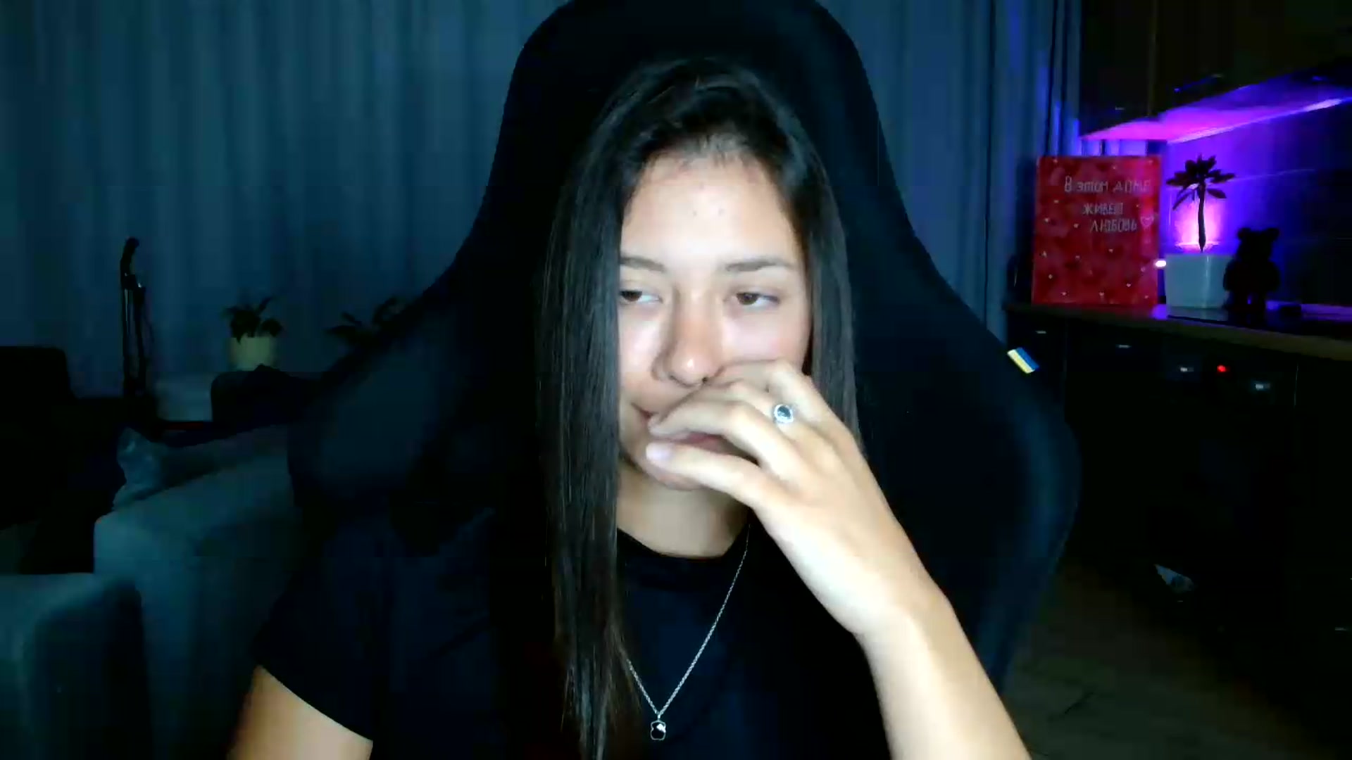 Gallery image thumbnail from FitXoxo's myfreecams stream on, 07/31/2026, 18:35 image 5 of 20