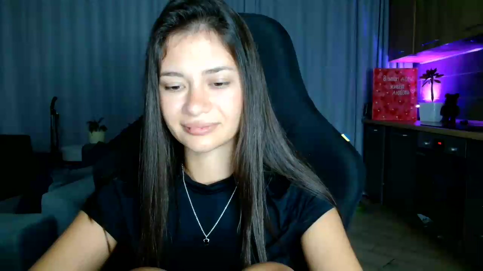 Gallery image thumbnail from FitXoxo's myfreecams stream on, 07/31/2026, 18:35 image 13 of 20