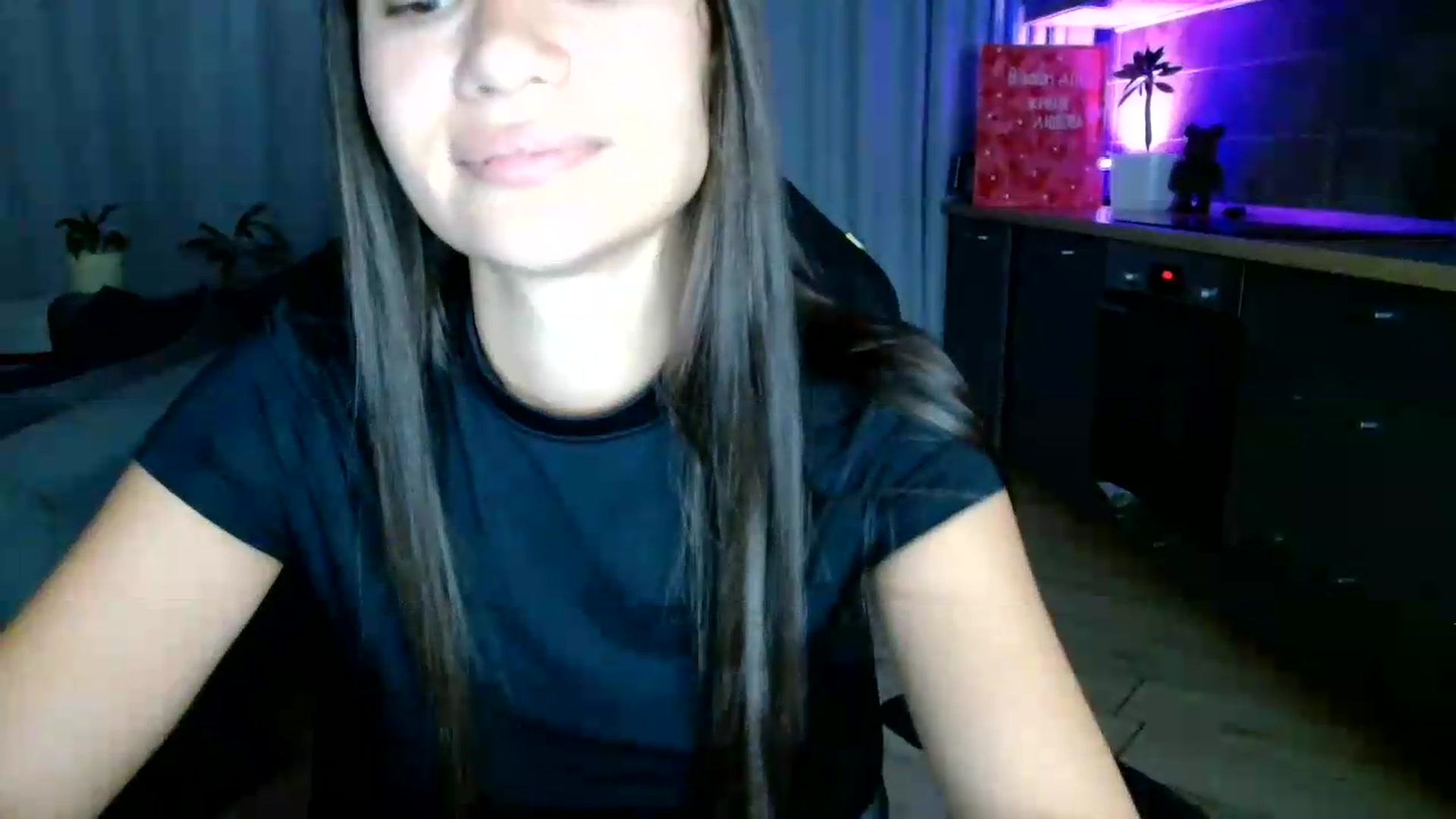 Gallery image thumbnail from FitXoxo's myfreecams stream on, 07/31/2026, 20:05 image 19 of 20