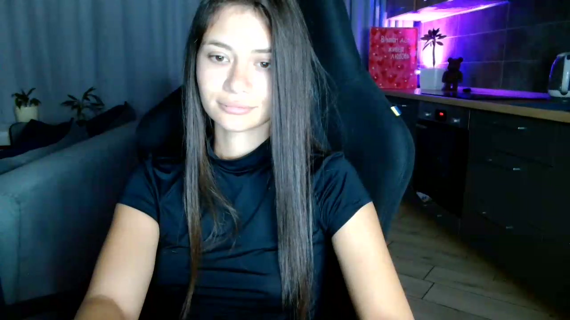 Gallery image thumbnail from FitXoxo's myfreecams stream on, 07/31/2026, 20:05 image 13 of 20