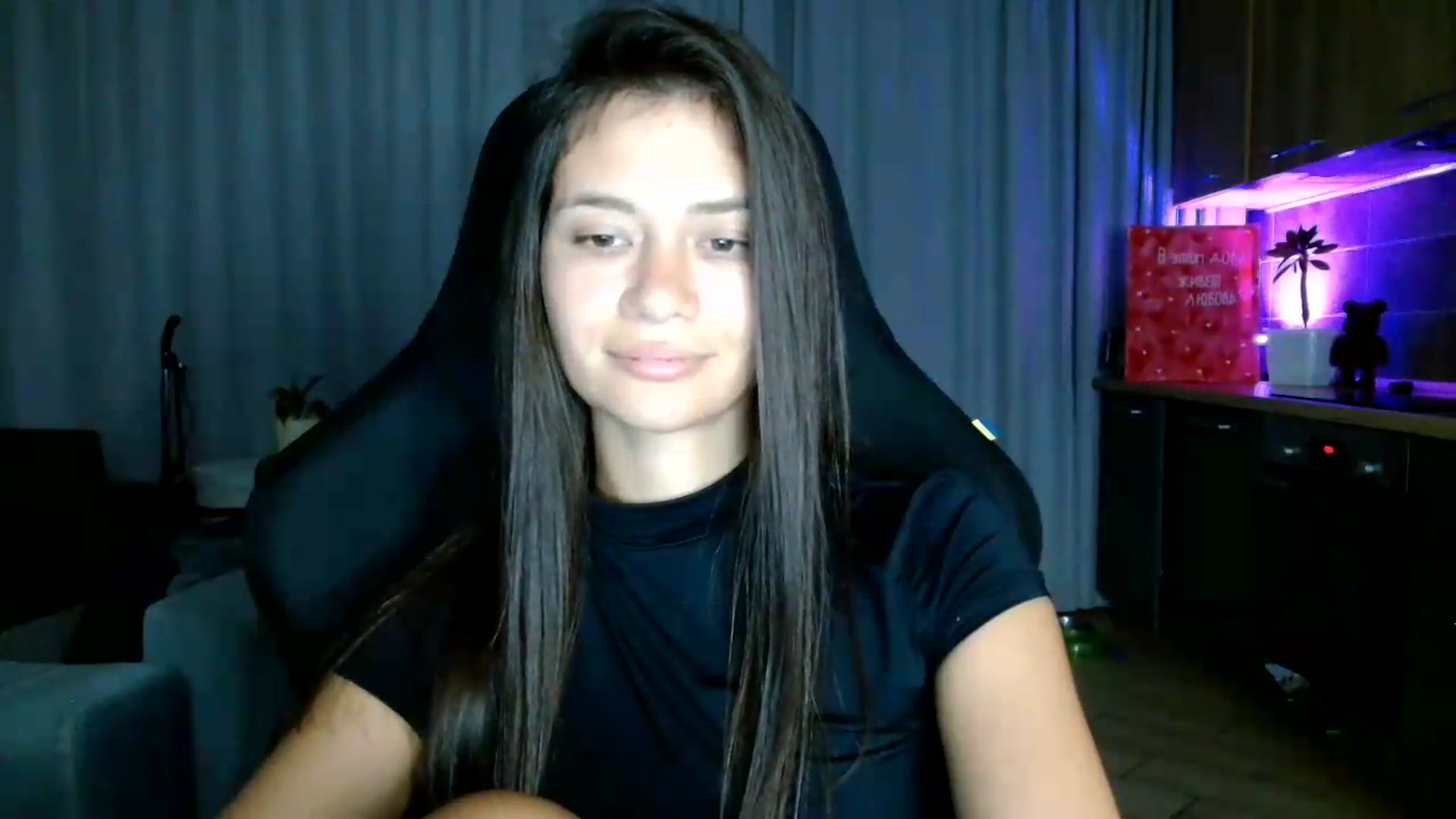 Gallery image thumbnail from FitXoxo's myfreecams stream on, 07/31/2026, 20:05 image 4 of 20