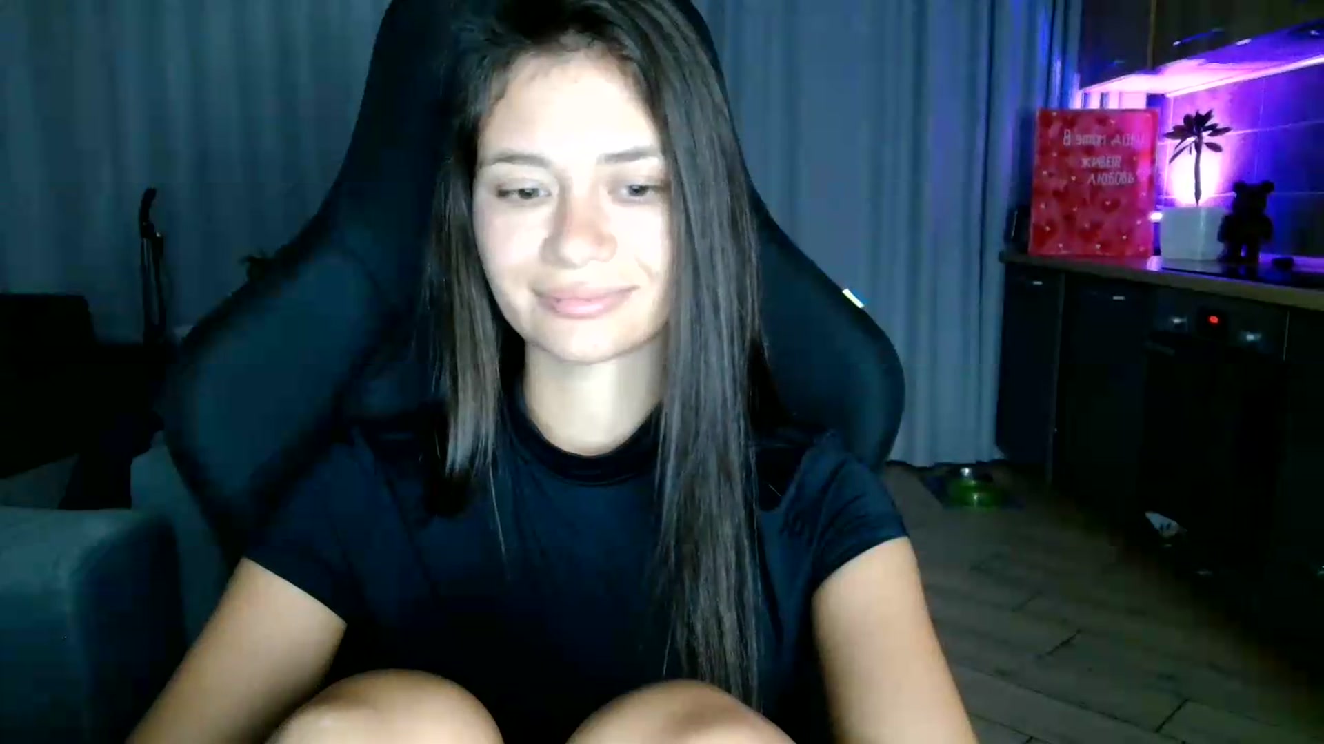 Gallery image thumbnail from FitXoxo's myfreecams stream on, 07/31/2026, 20:05 image 8 of 20