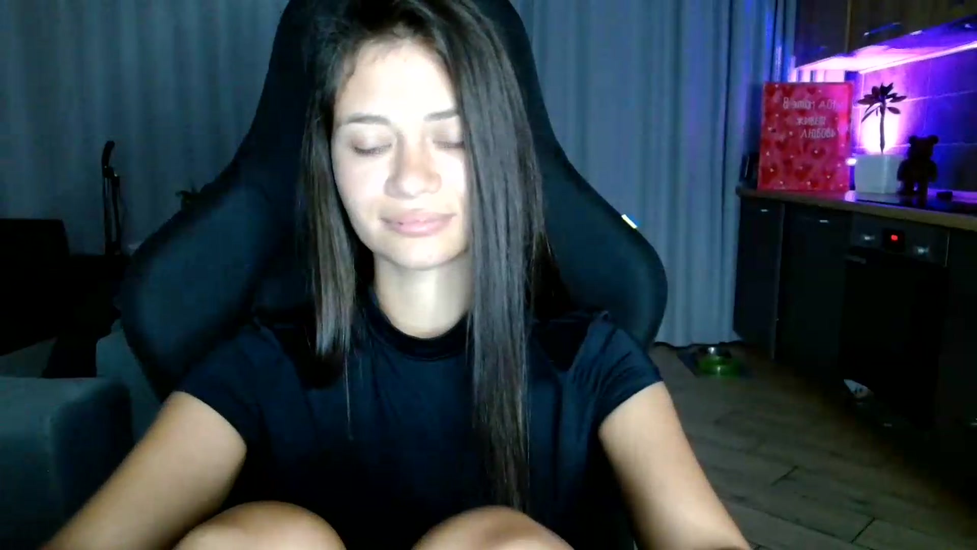 Gallery image thumbnail from FitXoxo's myfreecams stream on, 07/31/2026, 20:05 image 9 of 20